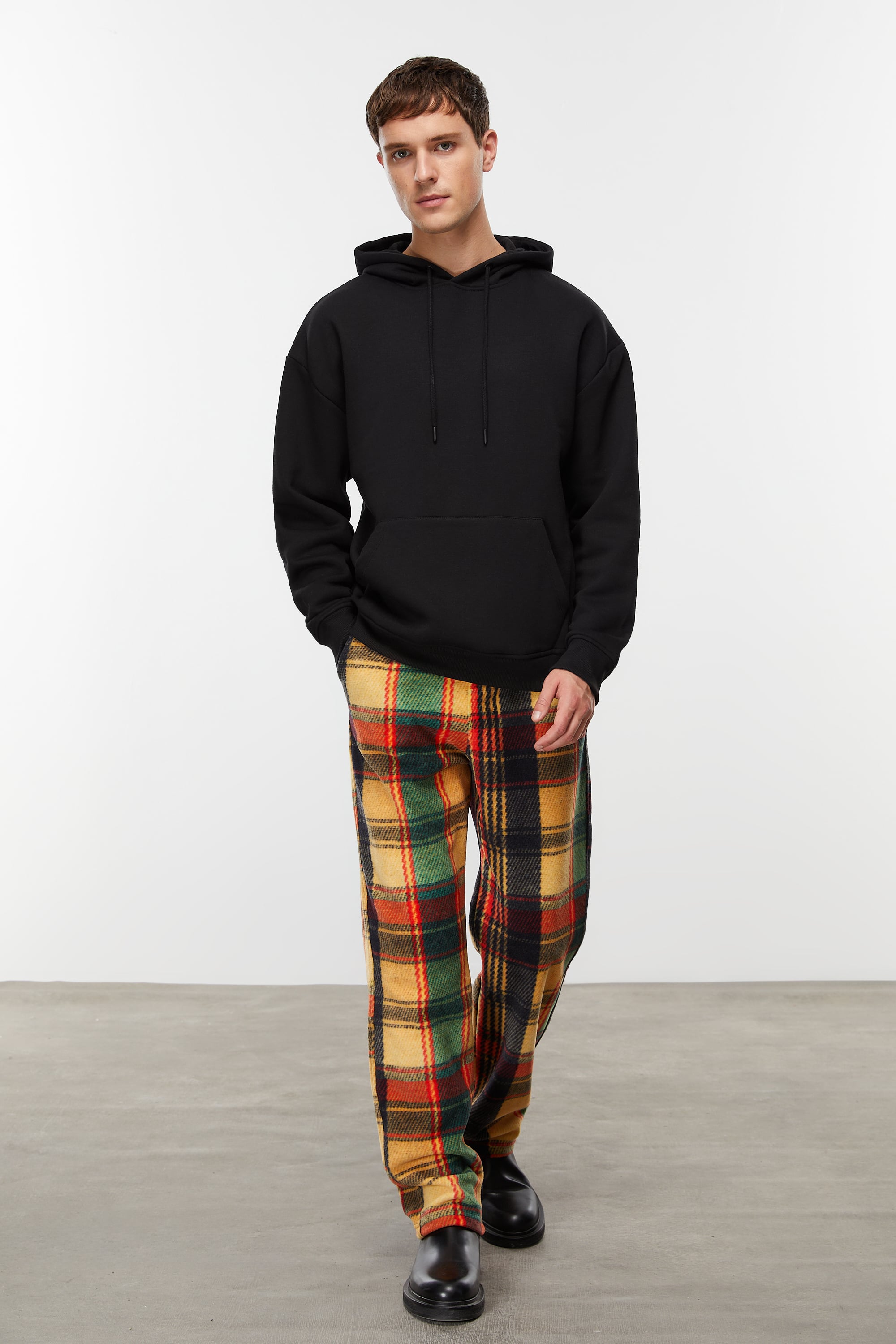 KAPÜŞONLU SWEATSHIRT