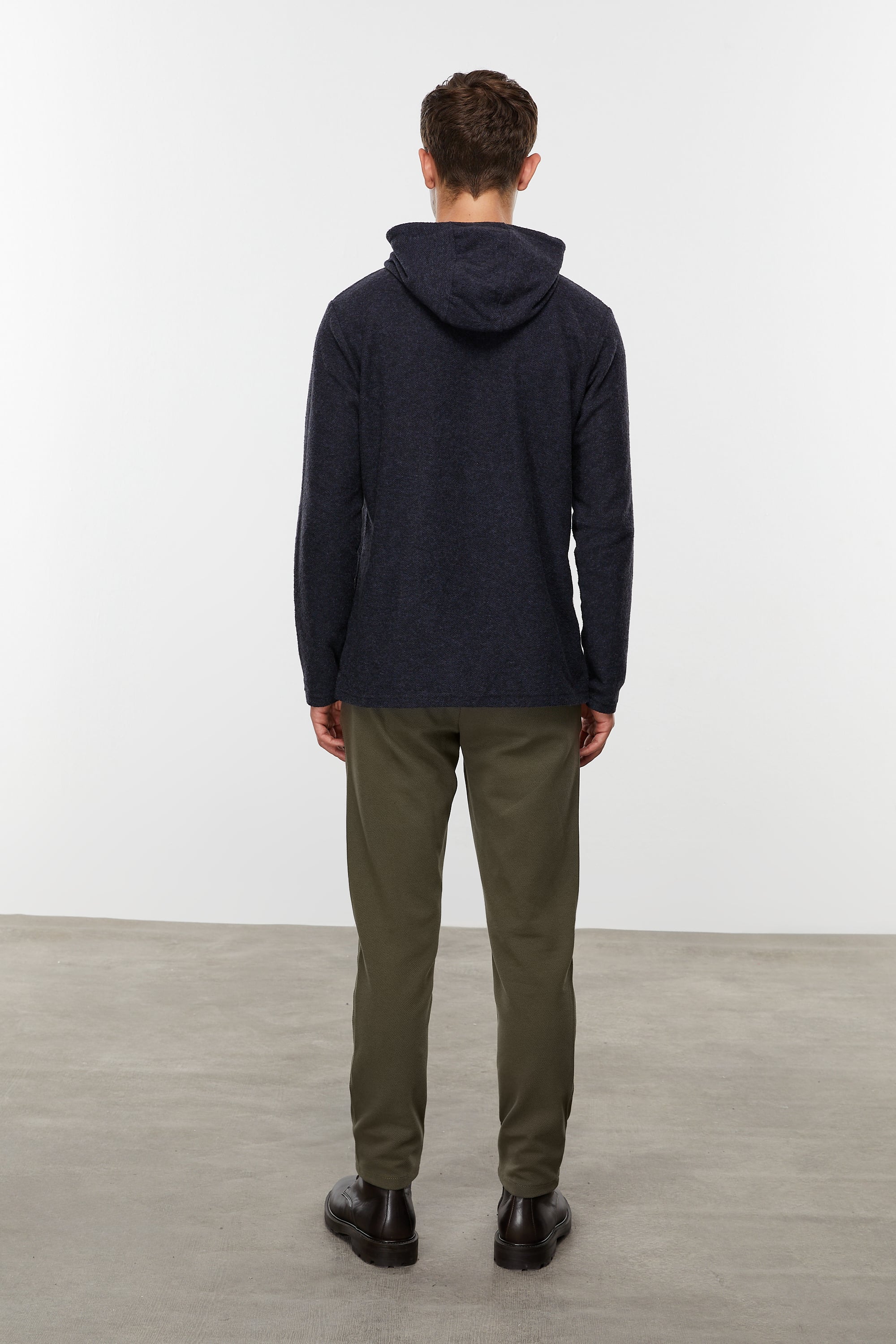 DOKULU KAPÜŞONLU SWEATSHIRT