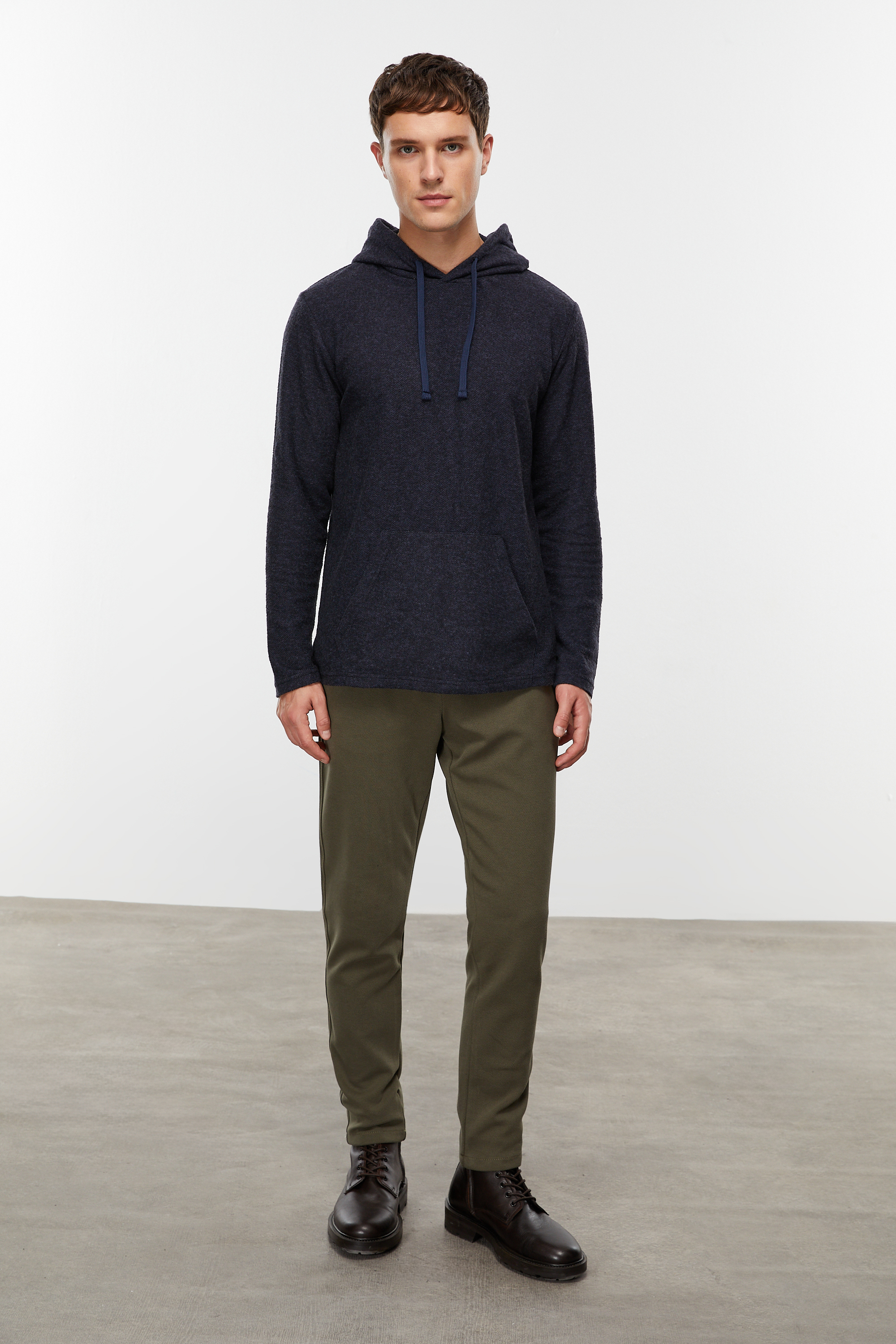 DOKULU KAPÜŞONLU SWEATSHIRT