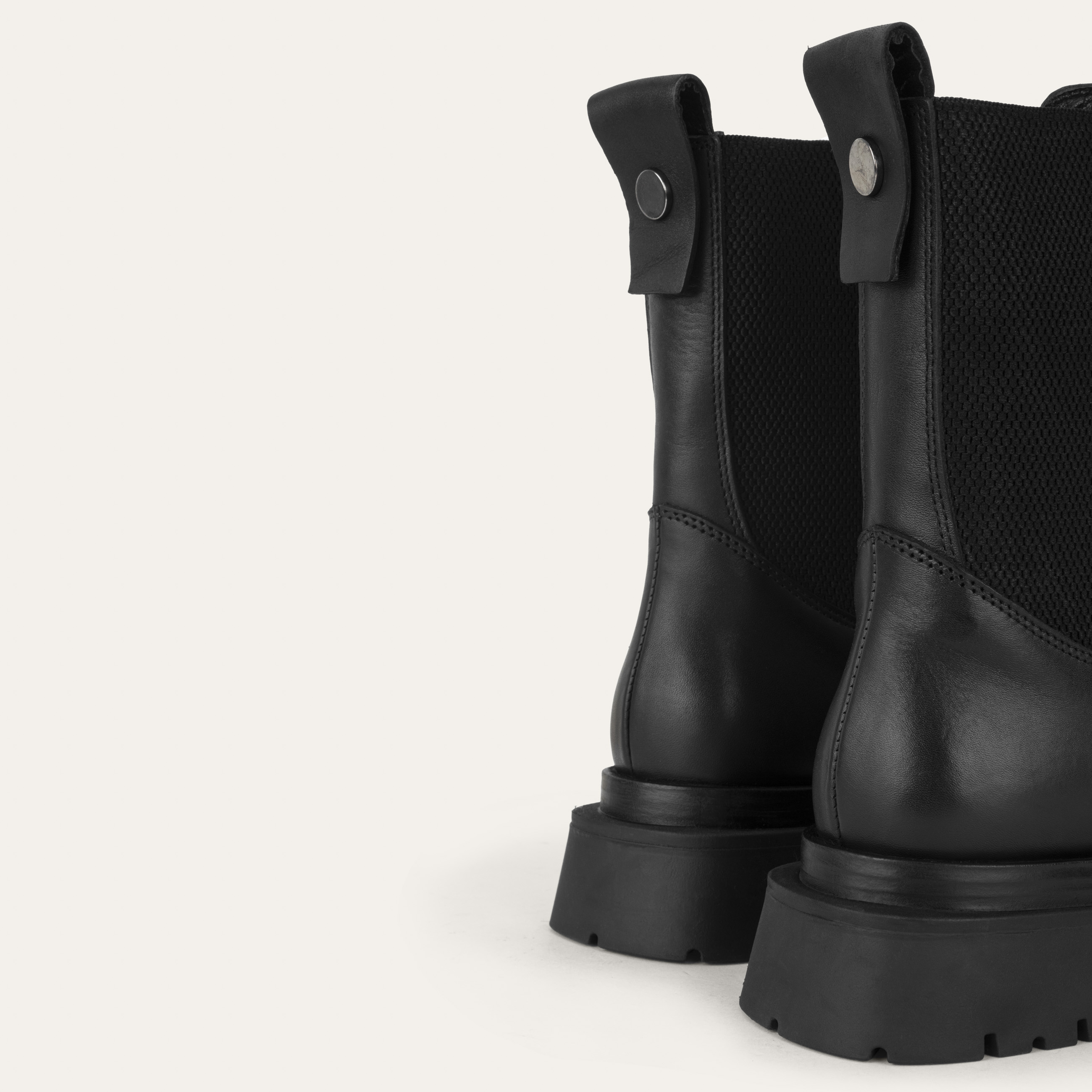 HAKİKİ DERİ CHELSEA BOT