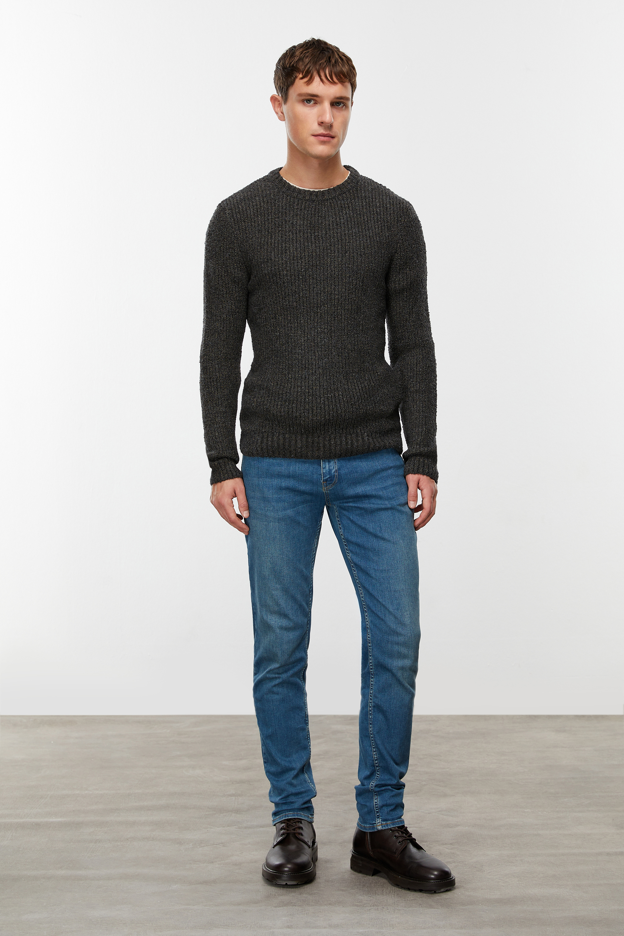 BİSİKLET YAKA TRİKO KAZAK