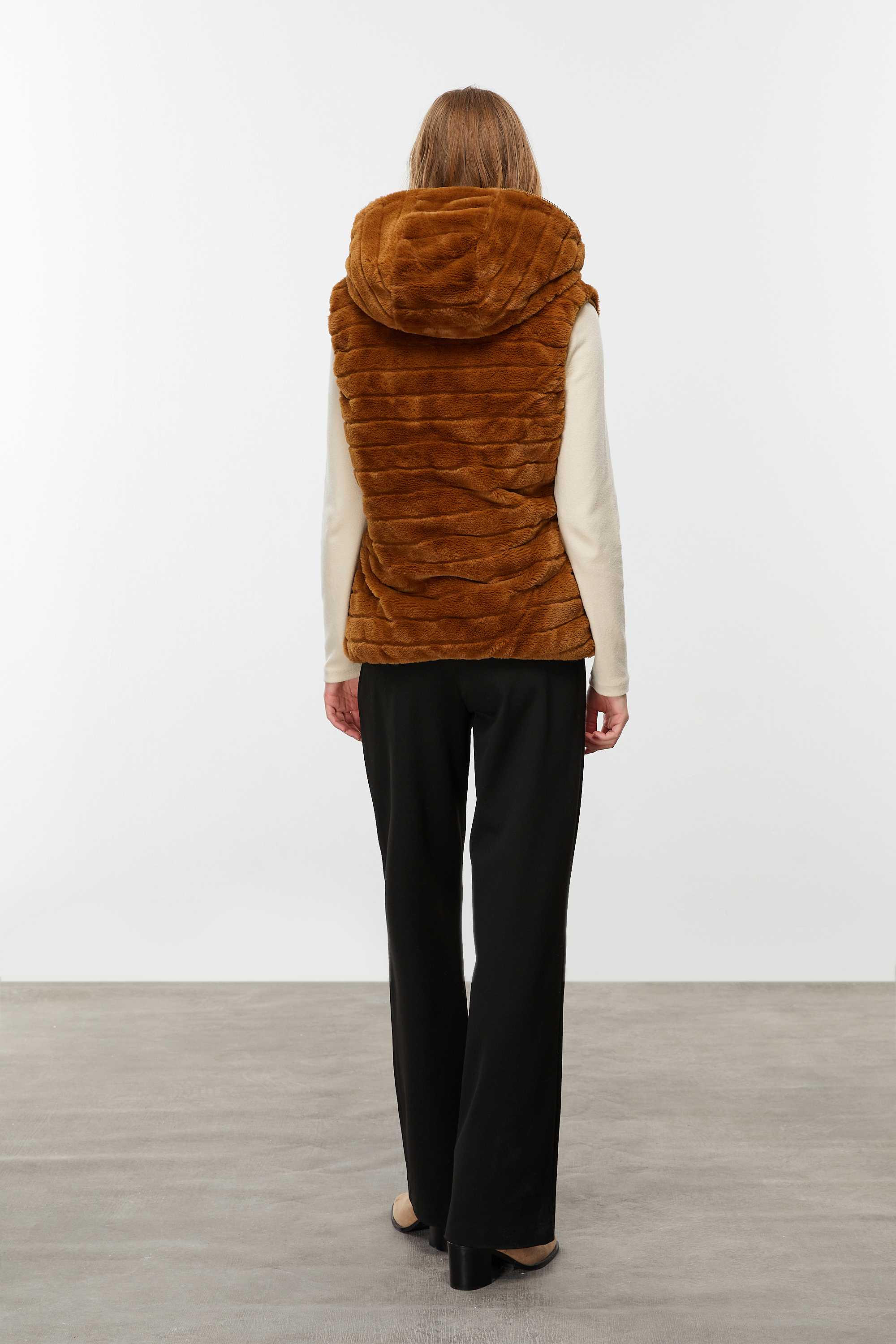 ÇİFT TARAFLI KAPÜŞONLU YELEK