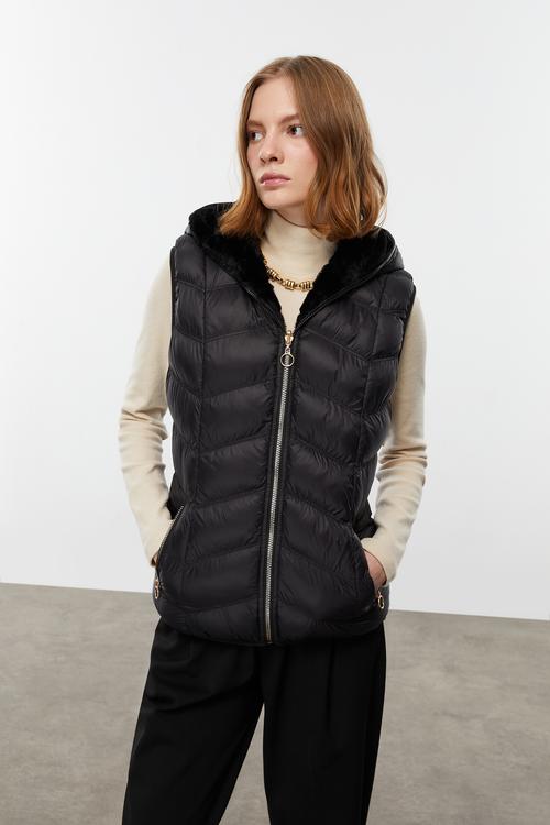  ÇİFT TARAFLI KAPÜŞONLU YELEK