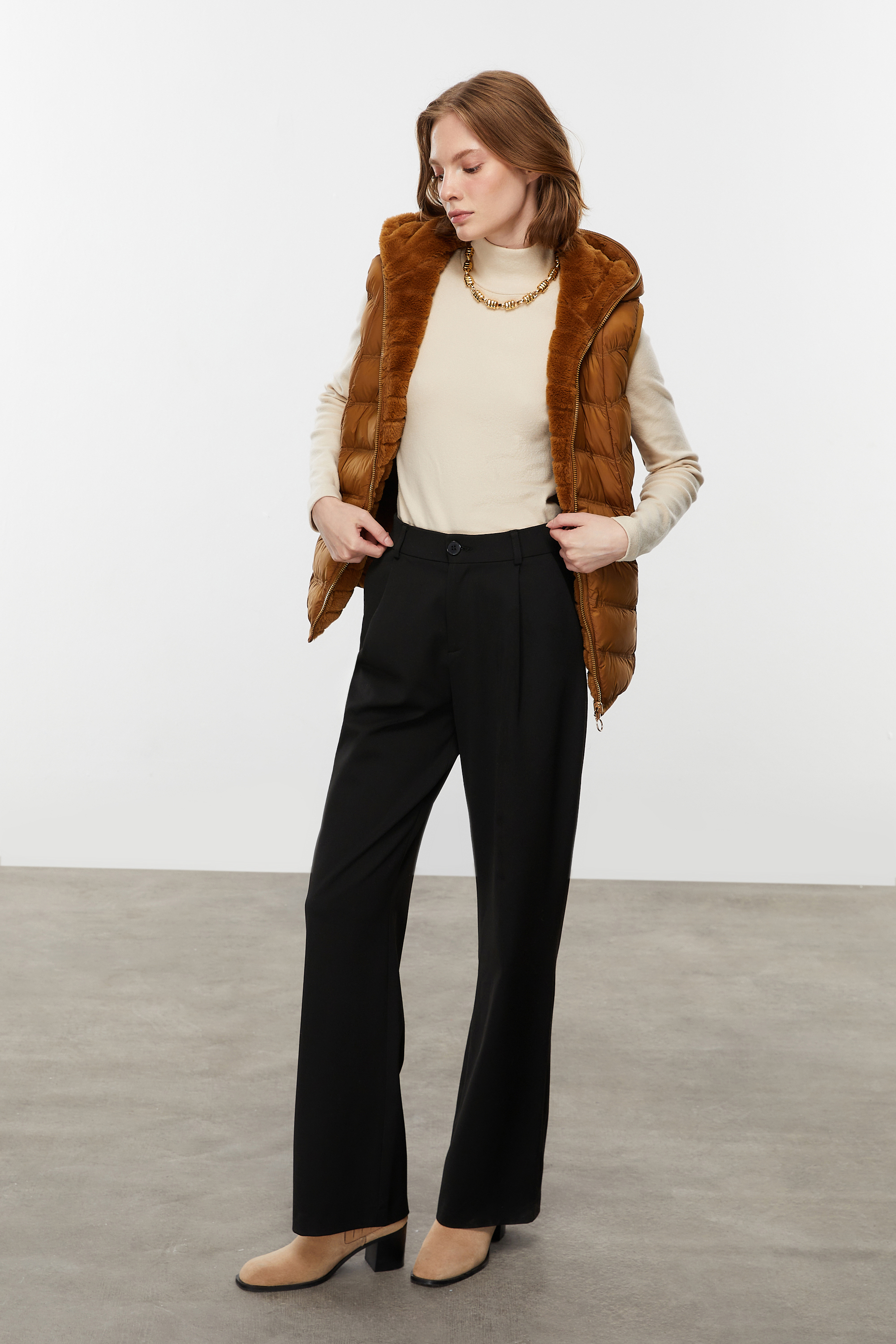 ÇİFT TARAFLI KAPÜŞONLU YELEK