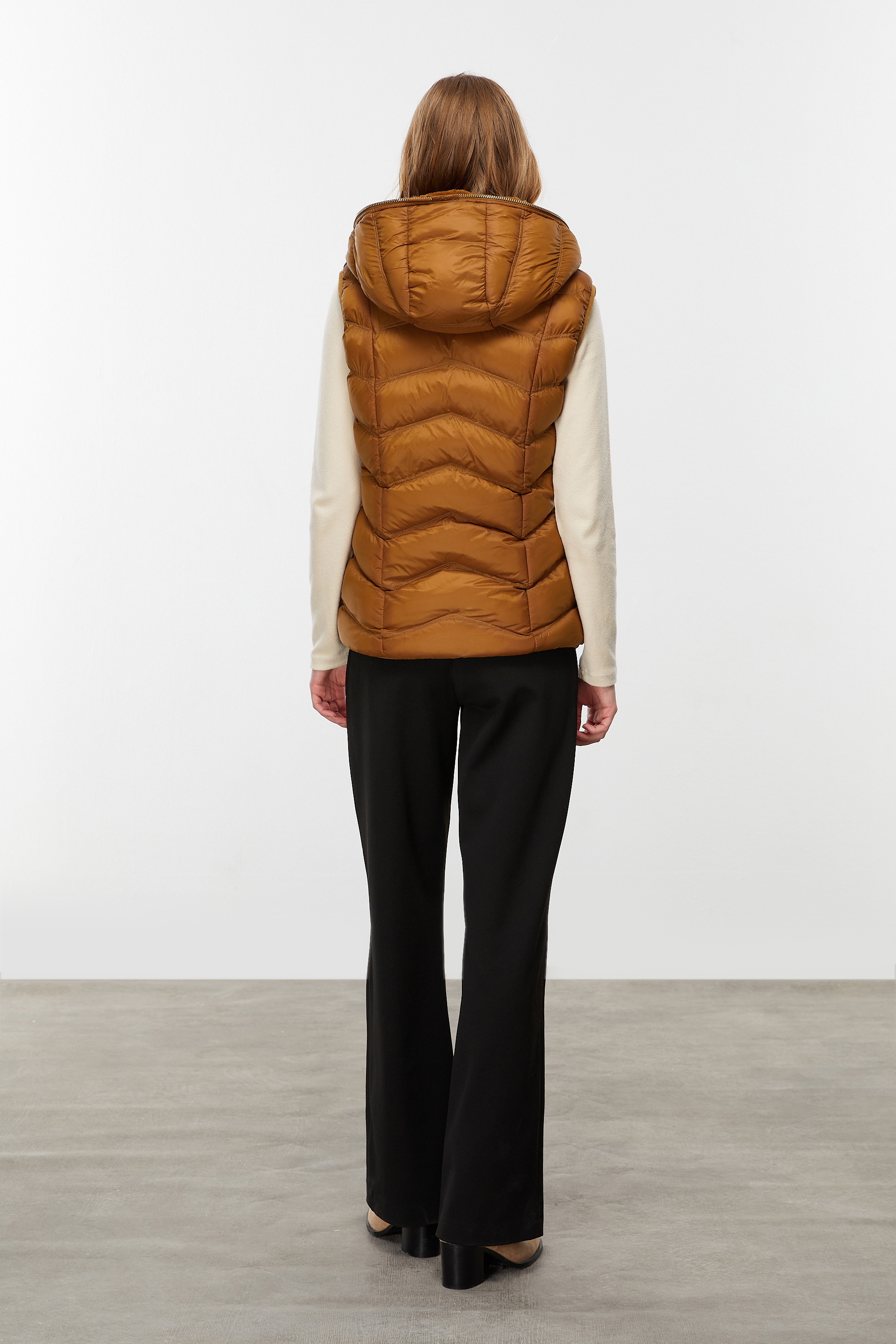 ÇİFT TARAFLI KAPÜŞONLU YELEK