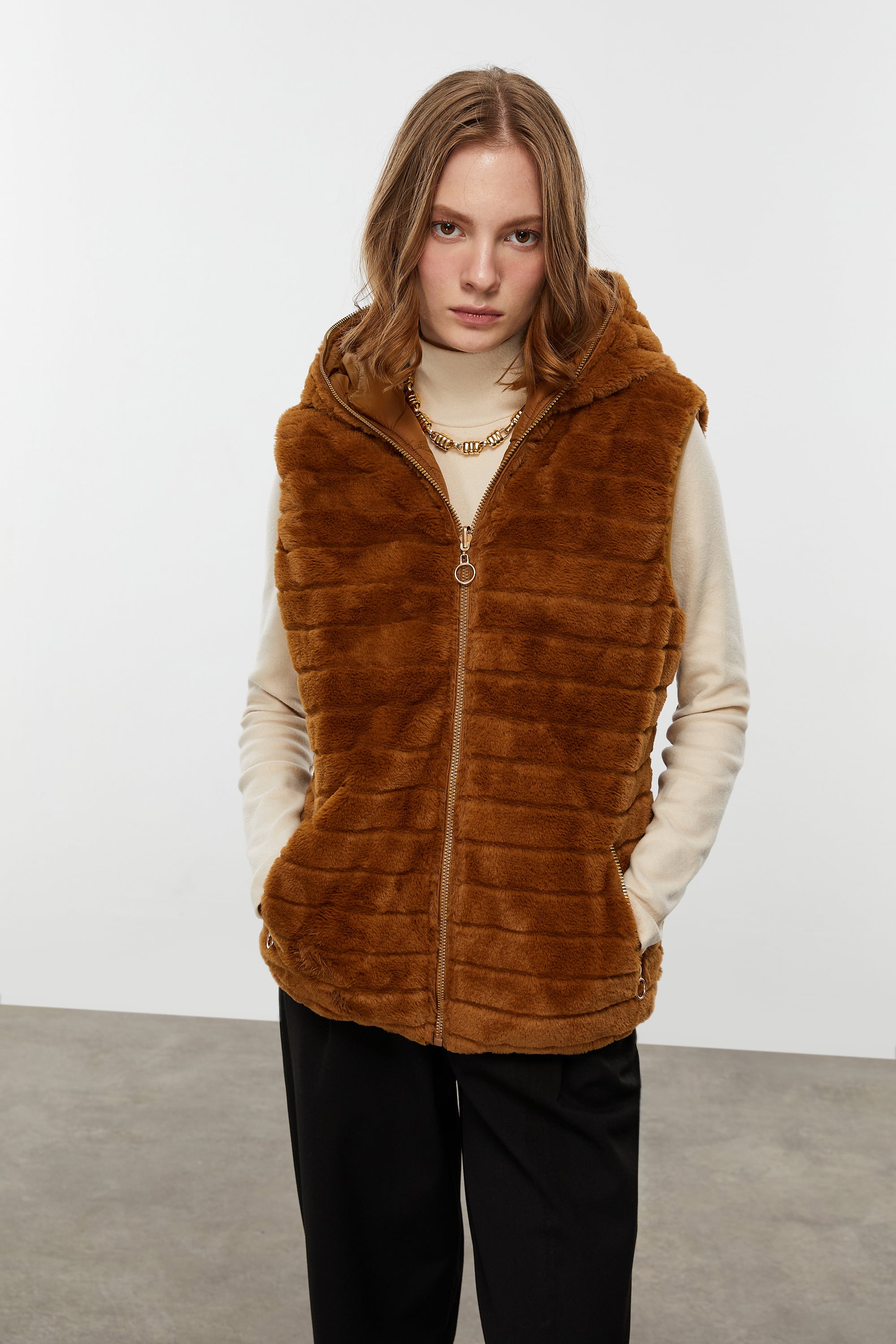 ÇİFT TARAFLI KAPÜŞONLU YELEK