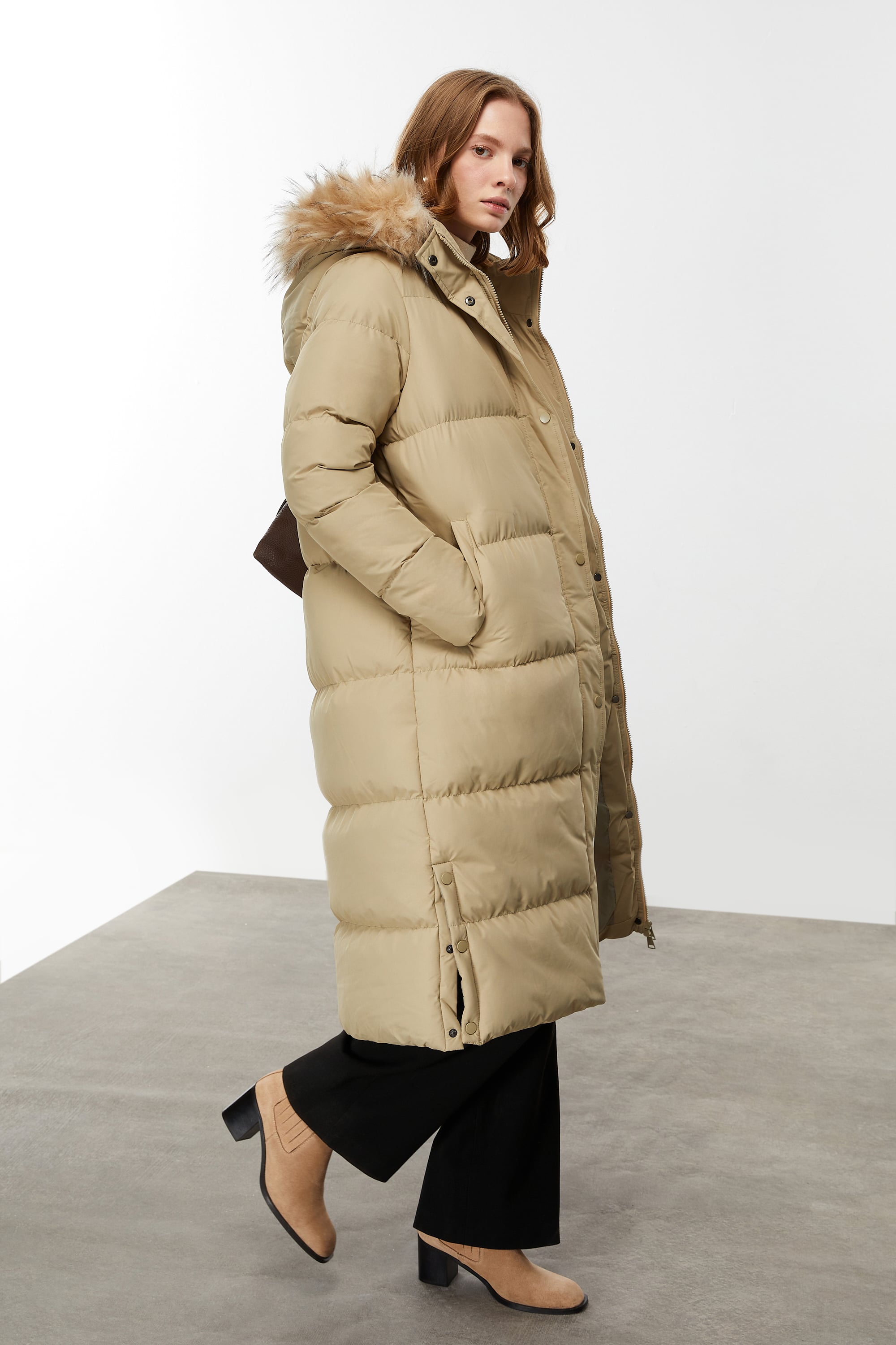 KAPÜŞONLU UZUN ŞİŞME MONT