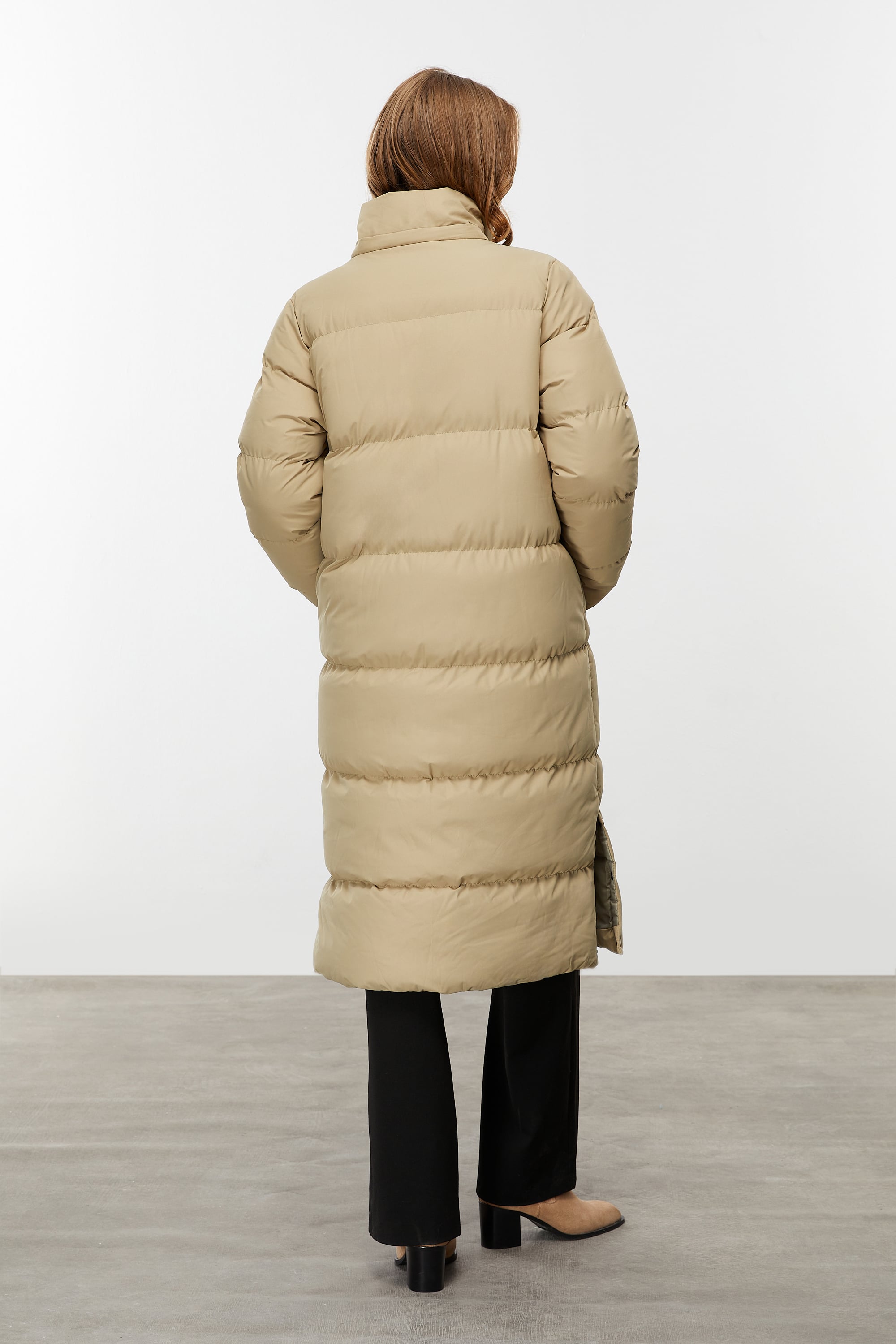 KAPÜŞONLU UZUN ŞİŞME MONT