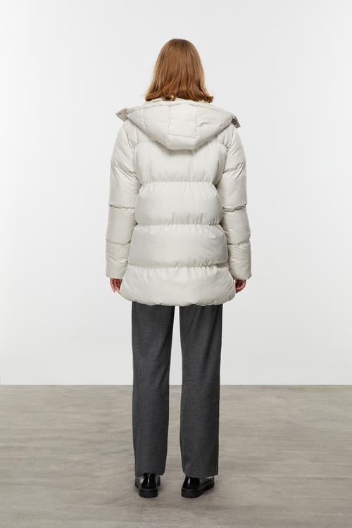  KAPİTONELİ KAPÜŞONLU ŞİŞME MONT