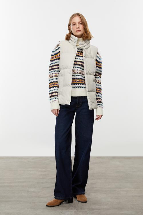  KAPİTONELİ DİK YAKA YELEK