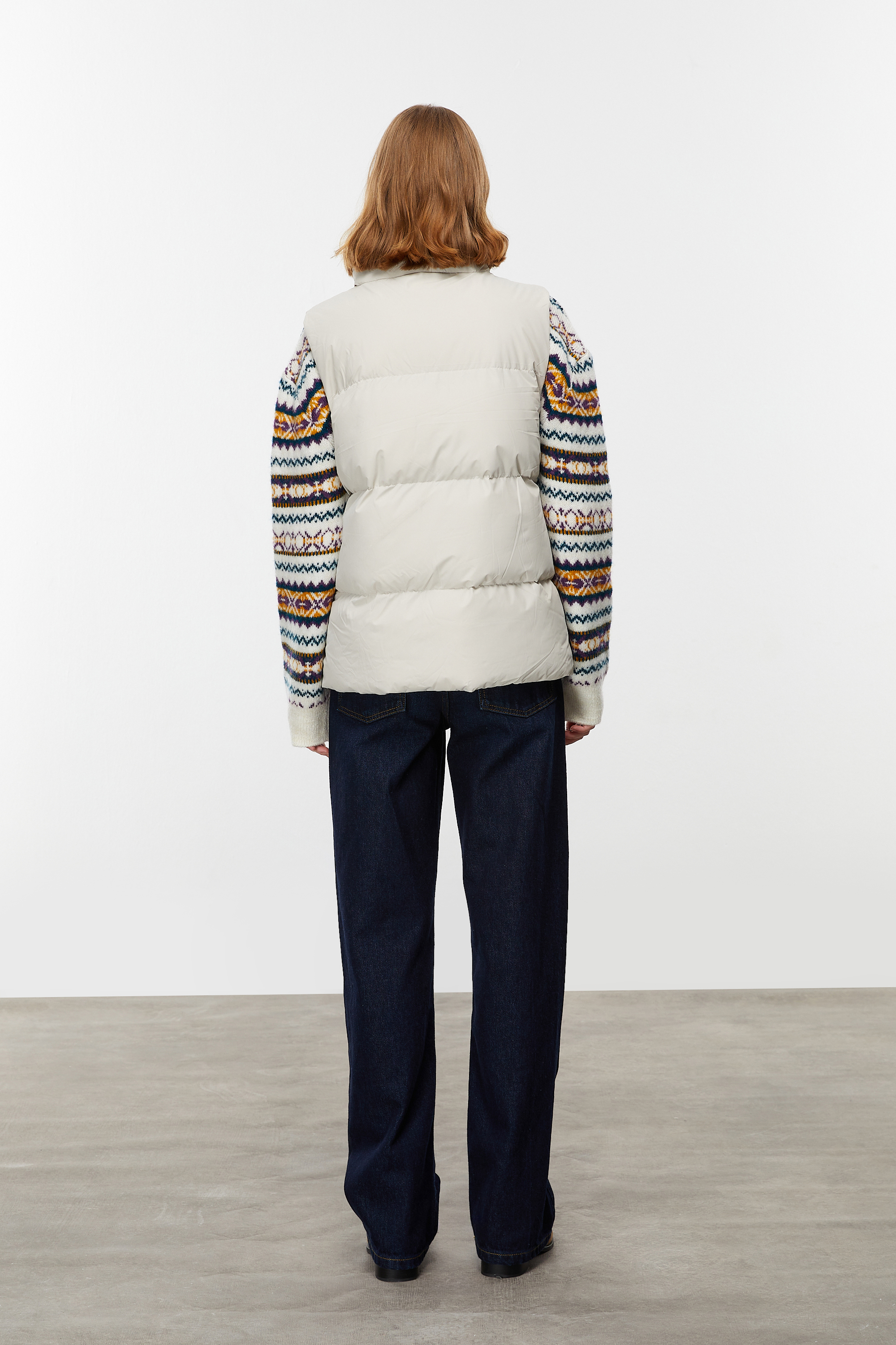 KAPİTONELİ DİK YAKA YELEK