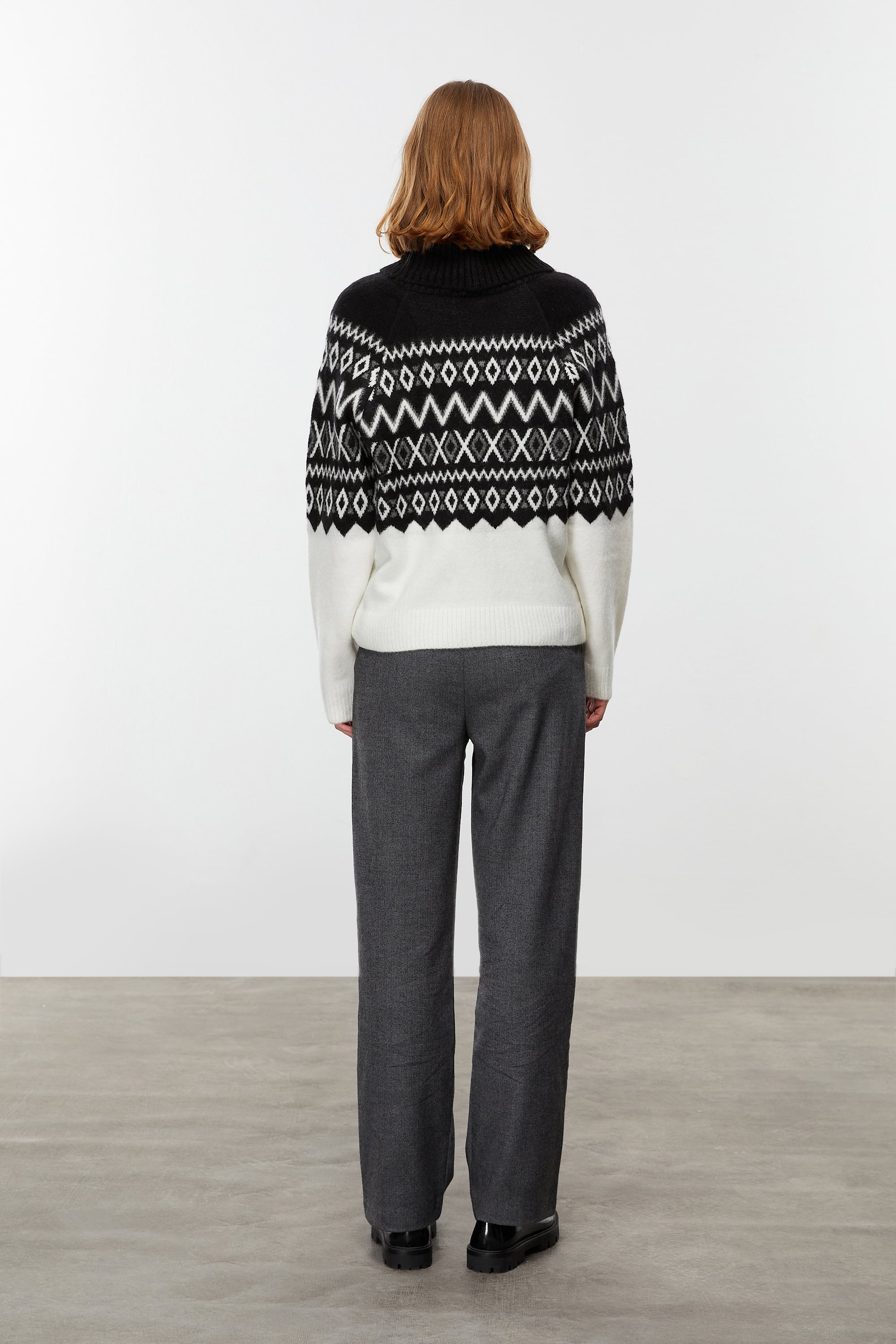 JAKARLI BALIKÇI YAKA TRİKO KAZAK