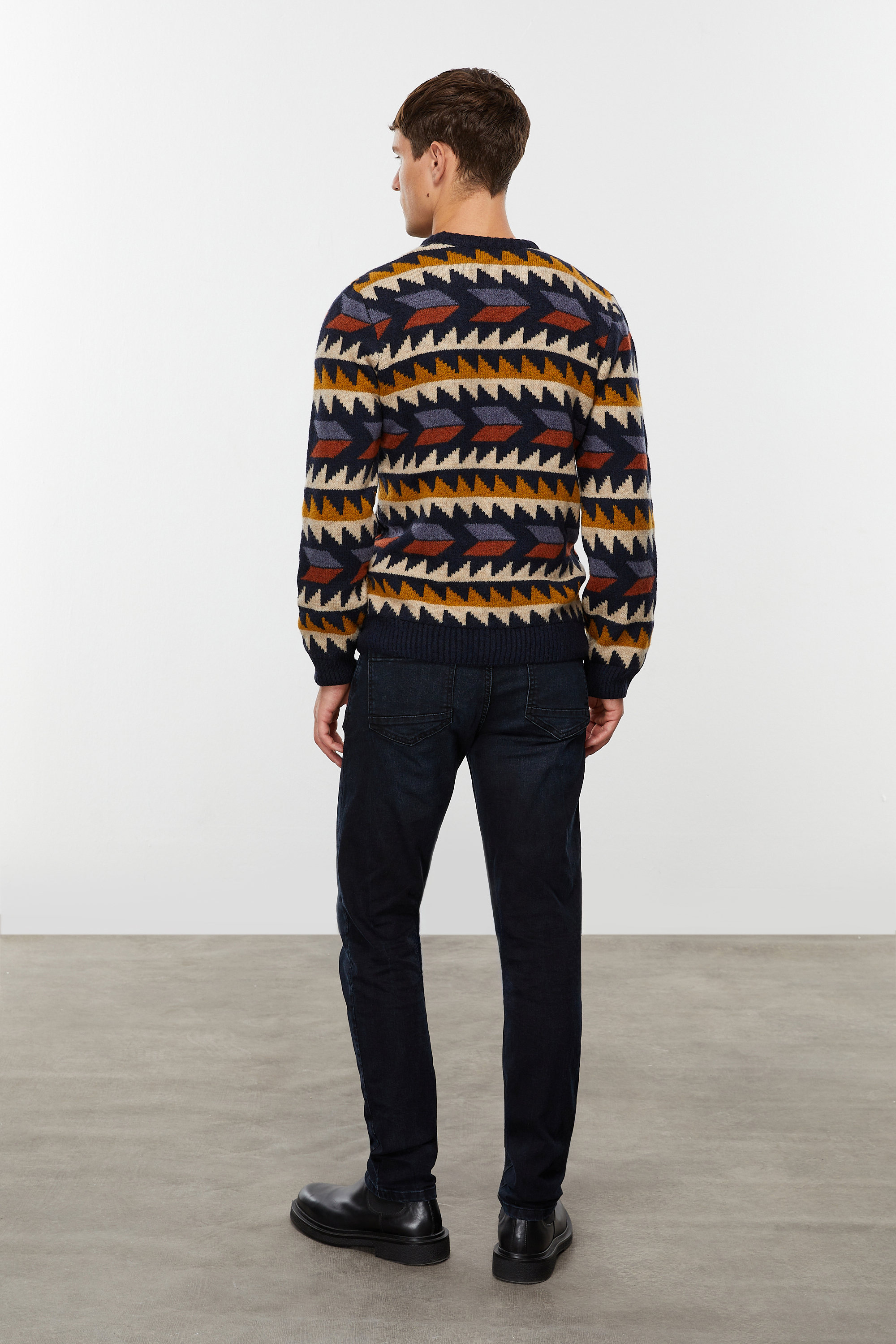 JAKARLI TRİKO KAZAK