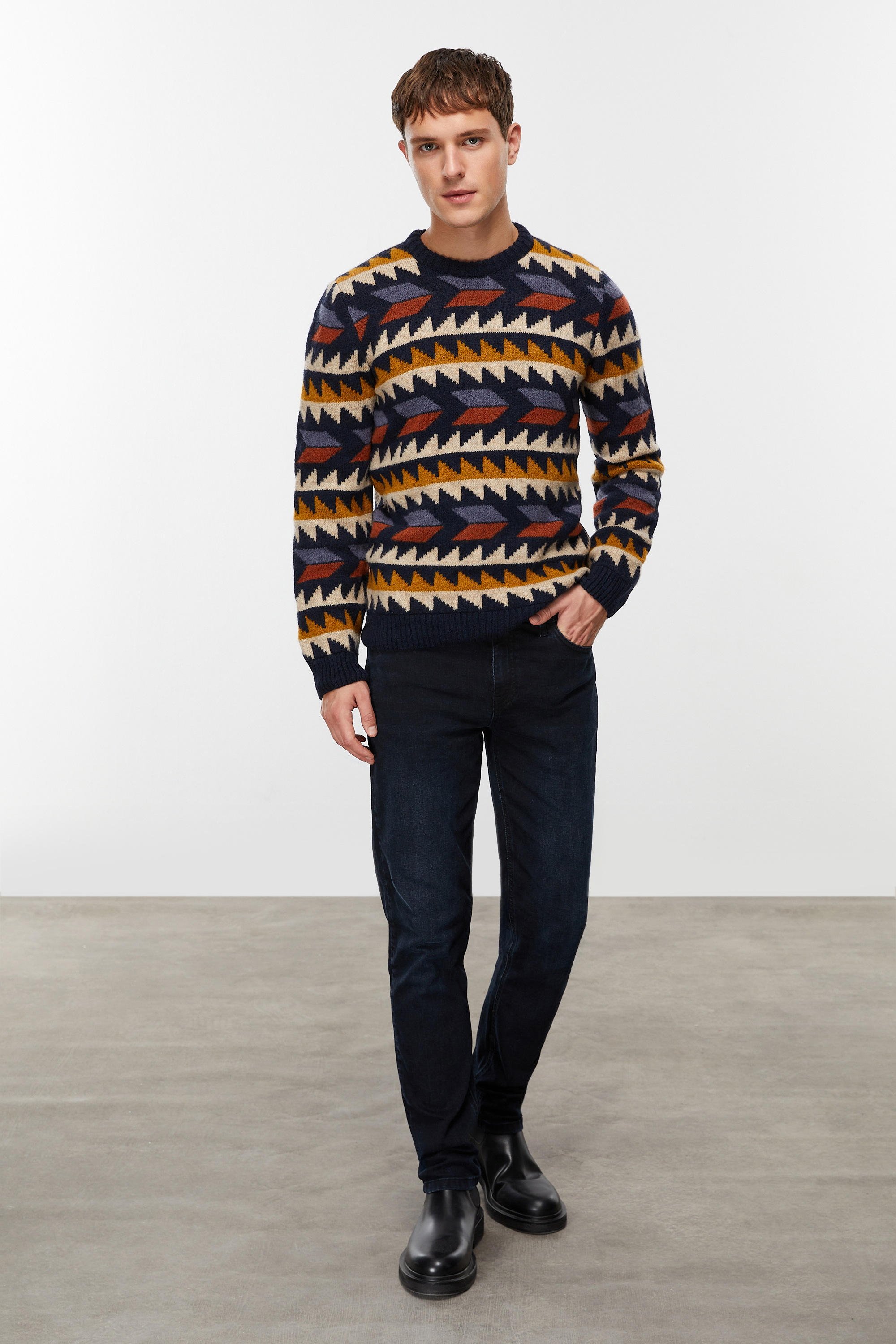 JAKARLI TRİKO KAZAK