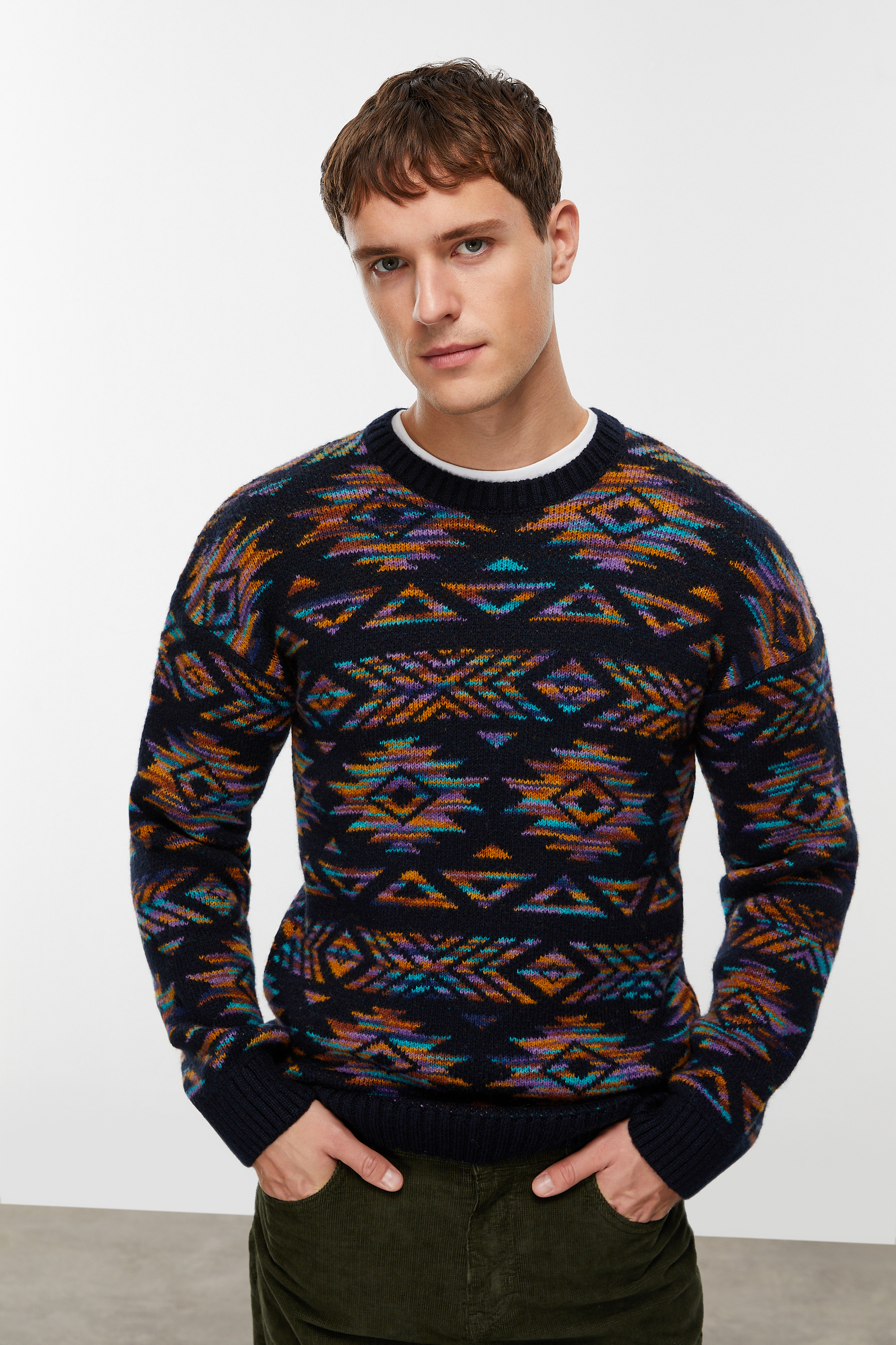 JAKARLI TRİKO KAZAK