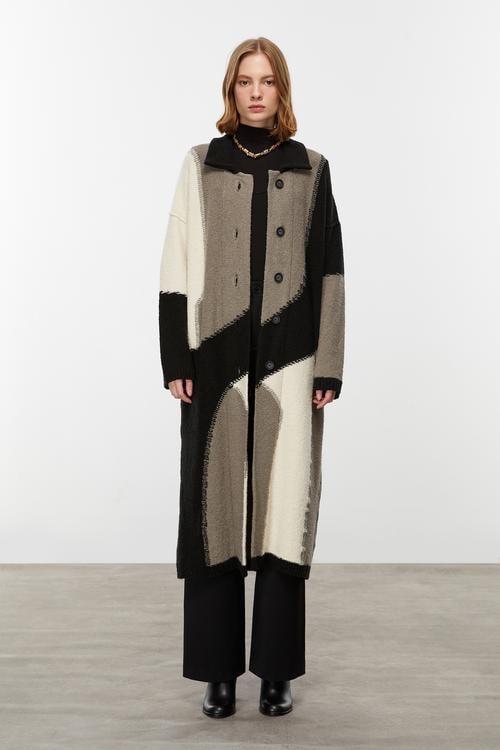  RENK BLOKLU UZUN TRİKO KABAN