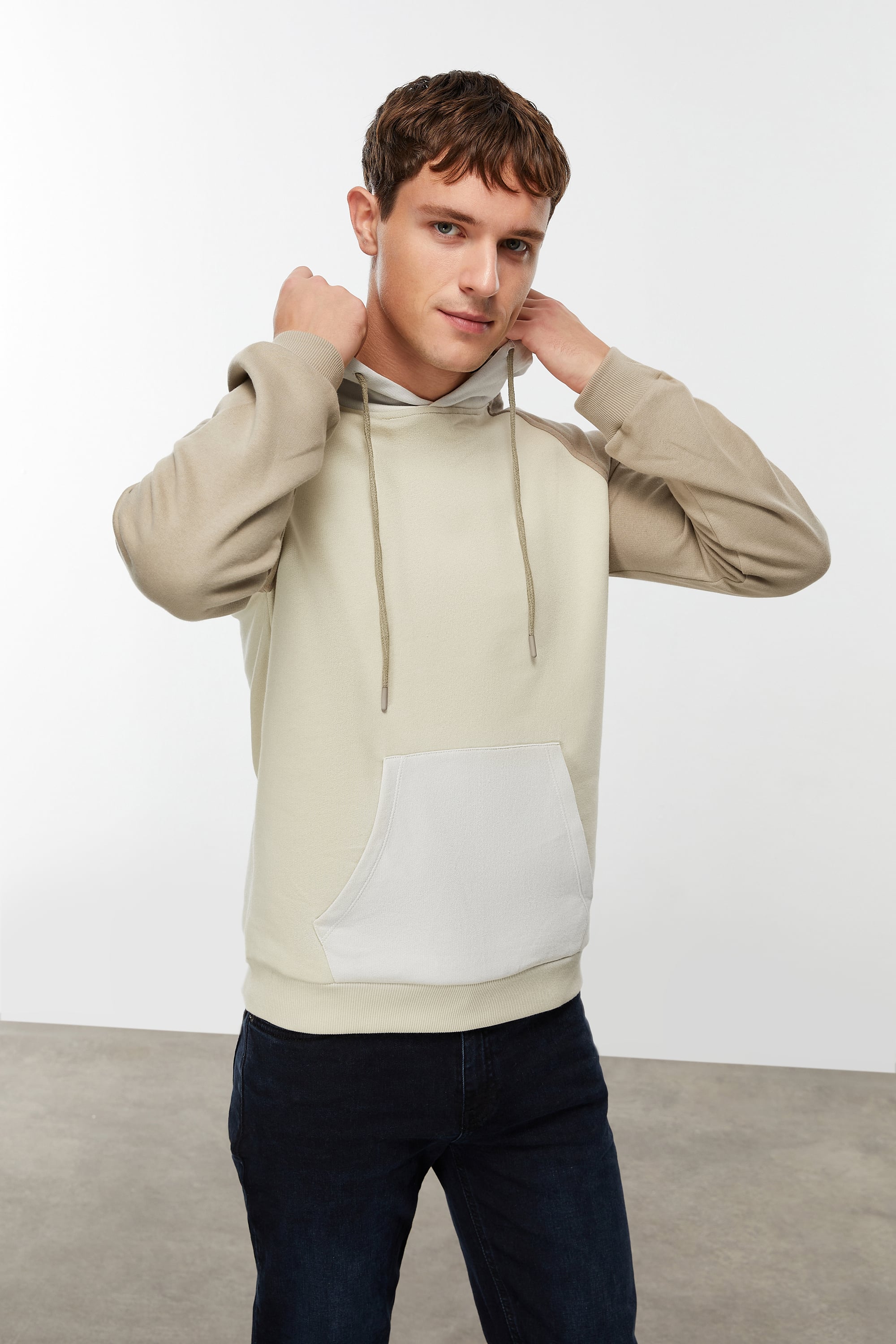 RENK BLOKLU KAPÜŞONLU SWEATSHIRT