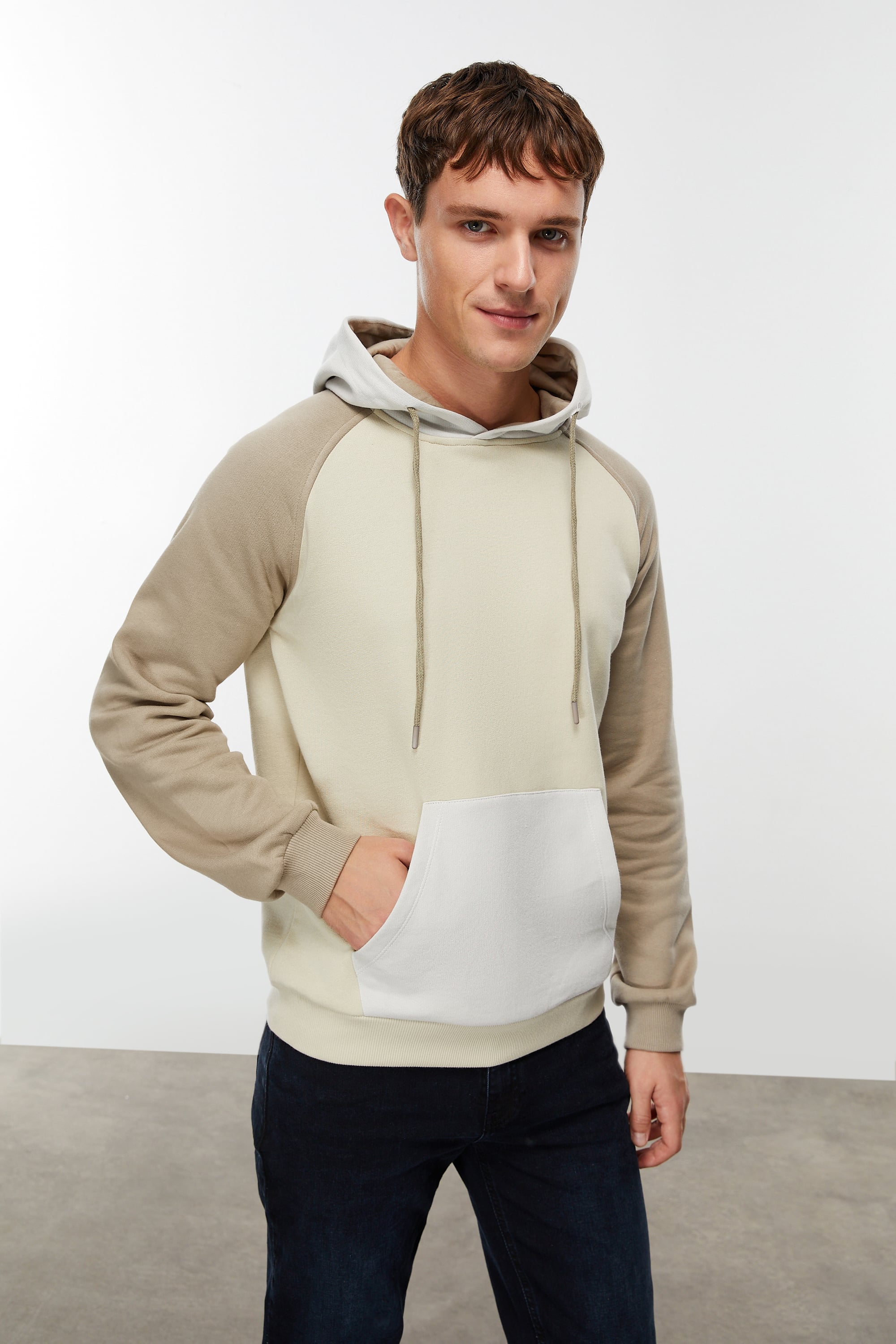 RENK BLOKLU KAPÜŞONLU SWEATSHIRT