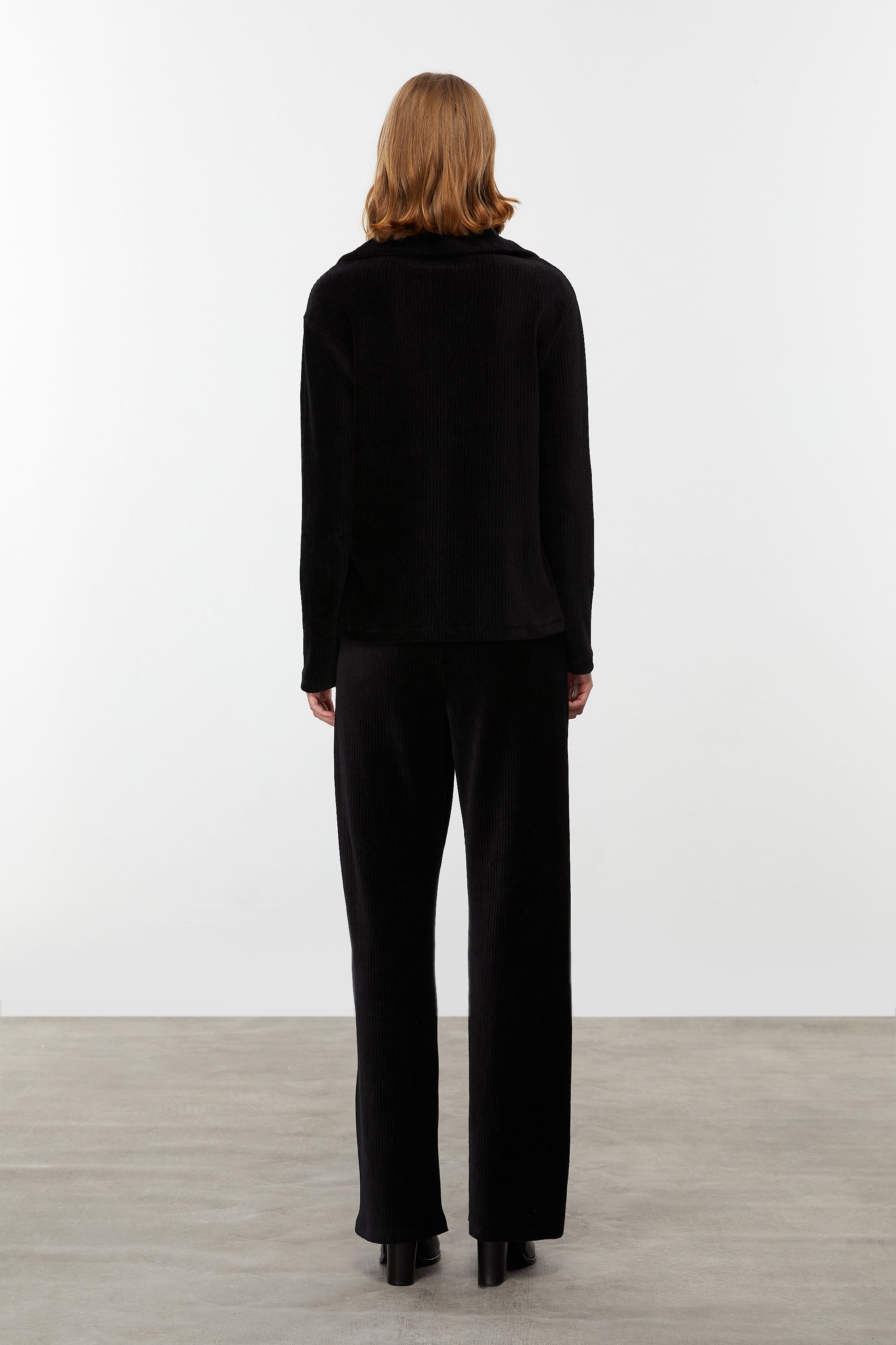 KADİFE DOKULU POLO YAKA SWEATSHIRT