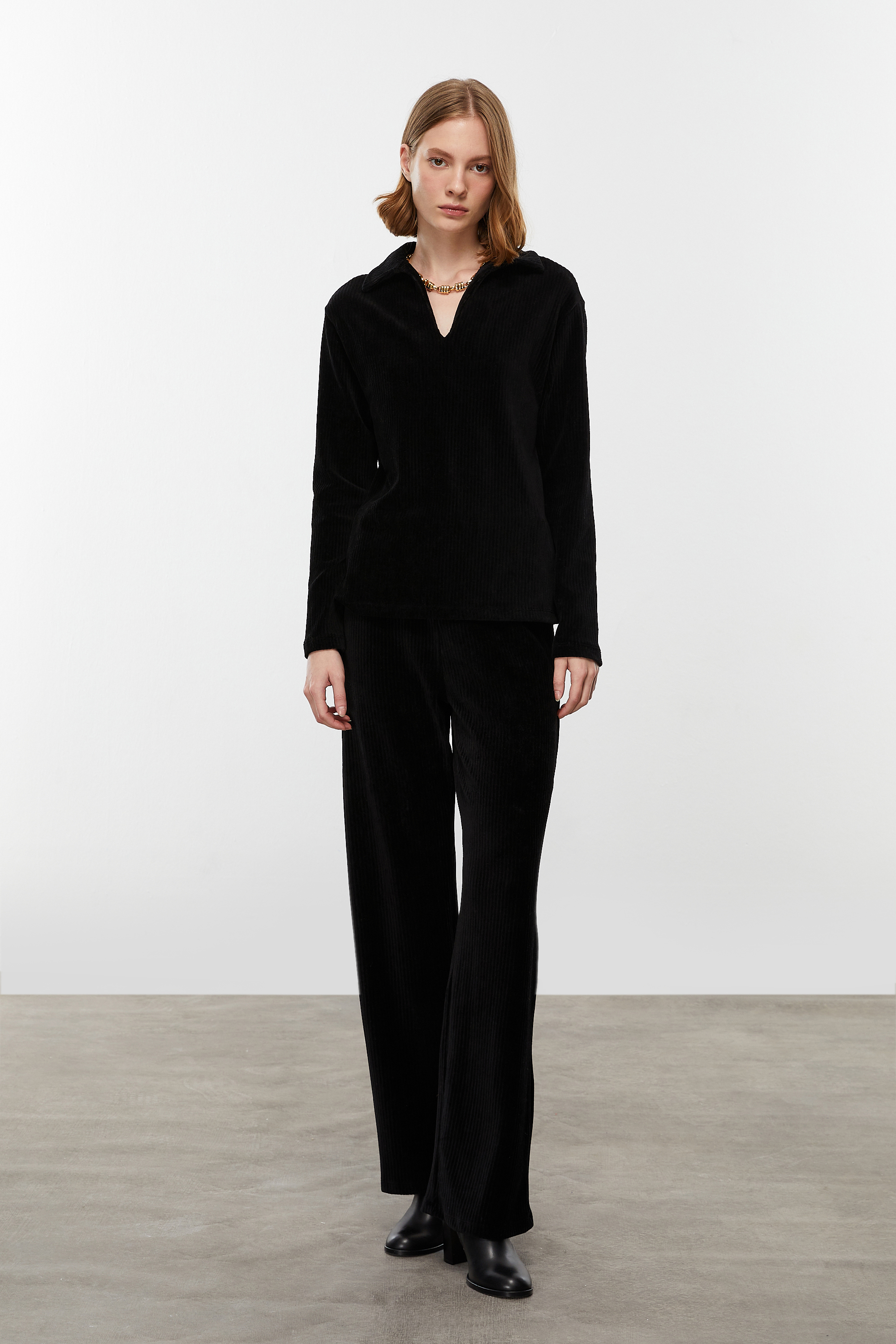 KADİFE DOKULU POLO YAKA SWEATSHIRT