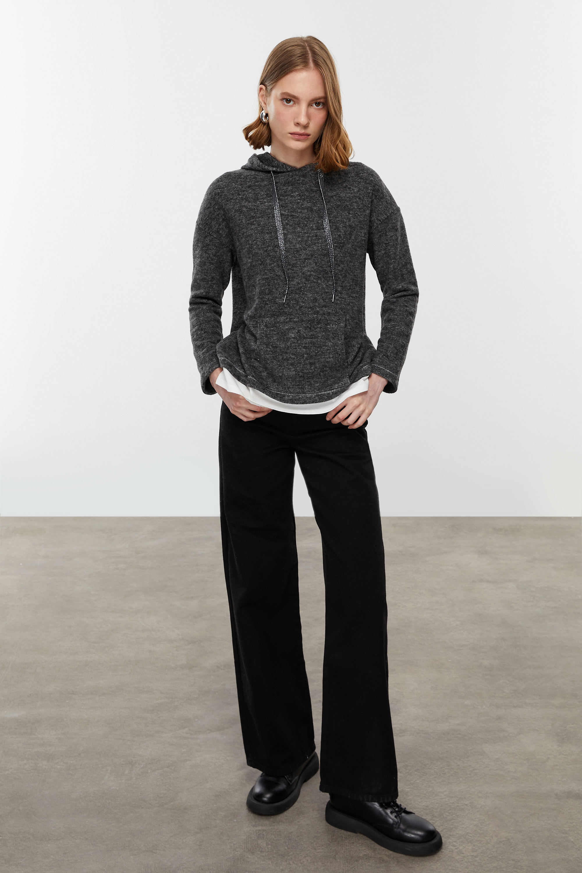 KAPÜŞONLU SWEATSHIRT