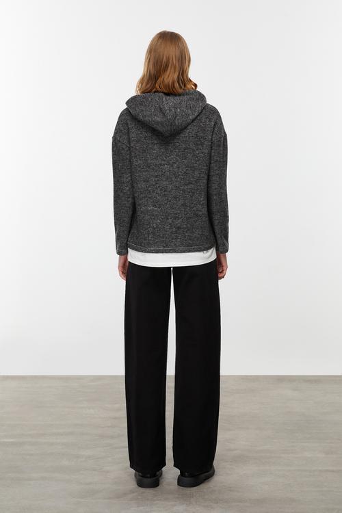  KAPÜŞONLU SWEATSHIRT