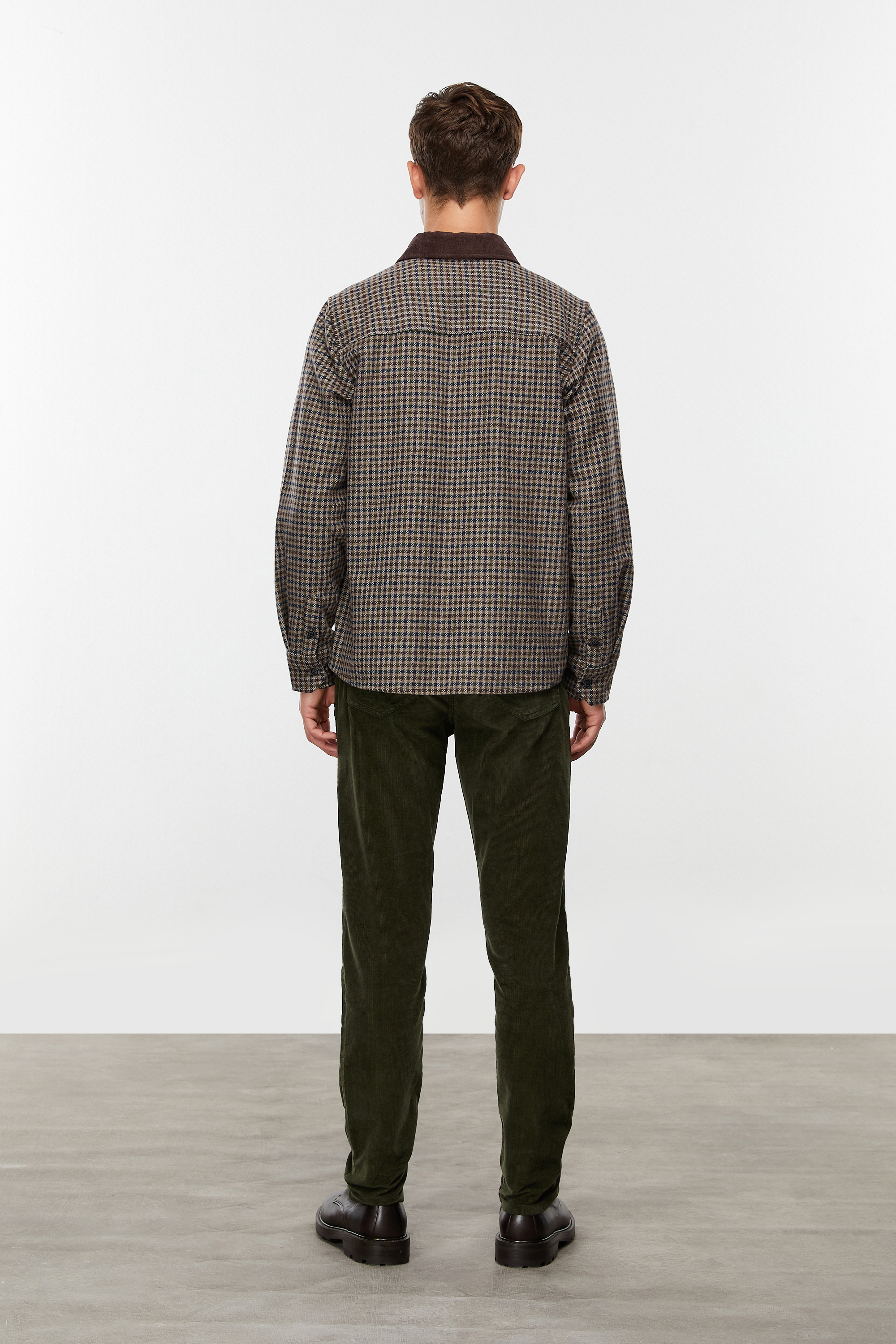 YÜN KARIŞIMLI KADİFE YAKALI CEKET