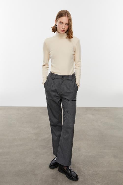  DİK YAKA UZUN KOLLU T-SHIRT