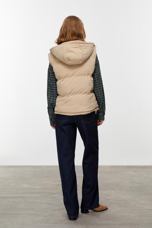  KADİFE DOKULU ÇIKARILABİLİR KAPÜŞONLU YELEK