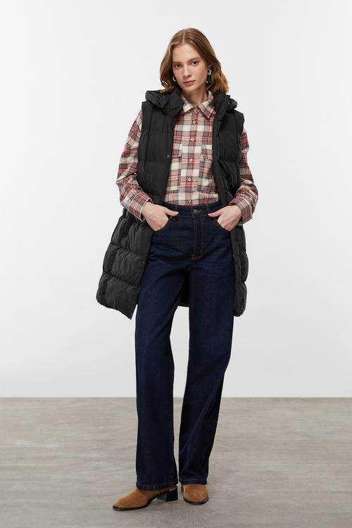  ÇIKARILABİLİR KAPÜŞONLU KAPİTONELİ YELEK