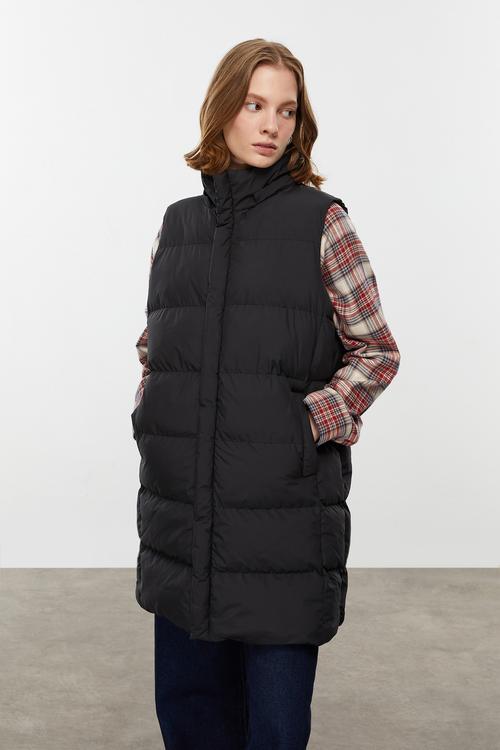  ÇIKARILABİLİR KAPÜŞONLU KAPİTONELİ YELEK