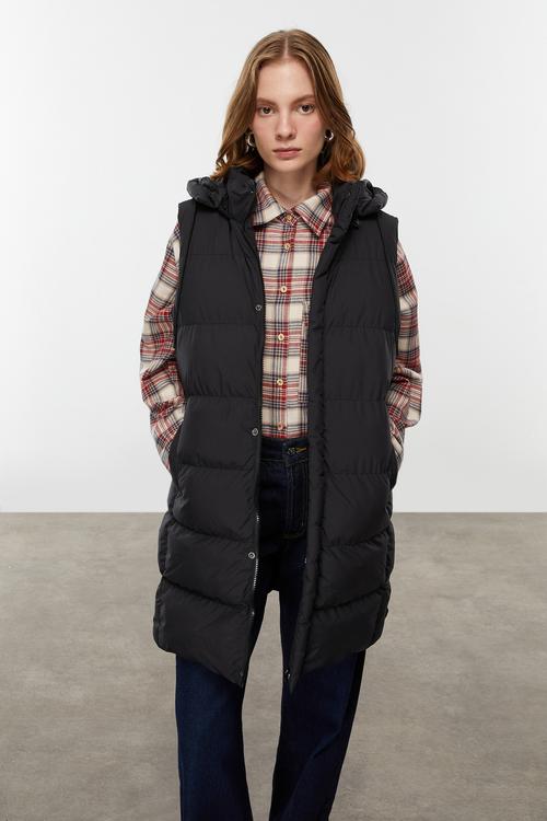  ÇIKARILABİLİR KAPÜŞONLU KAPİTONELİ YELEK