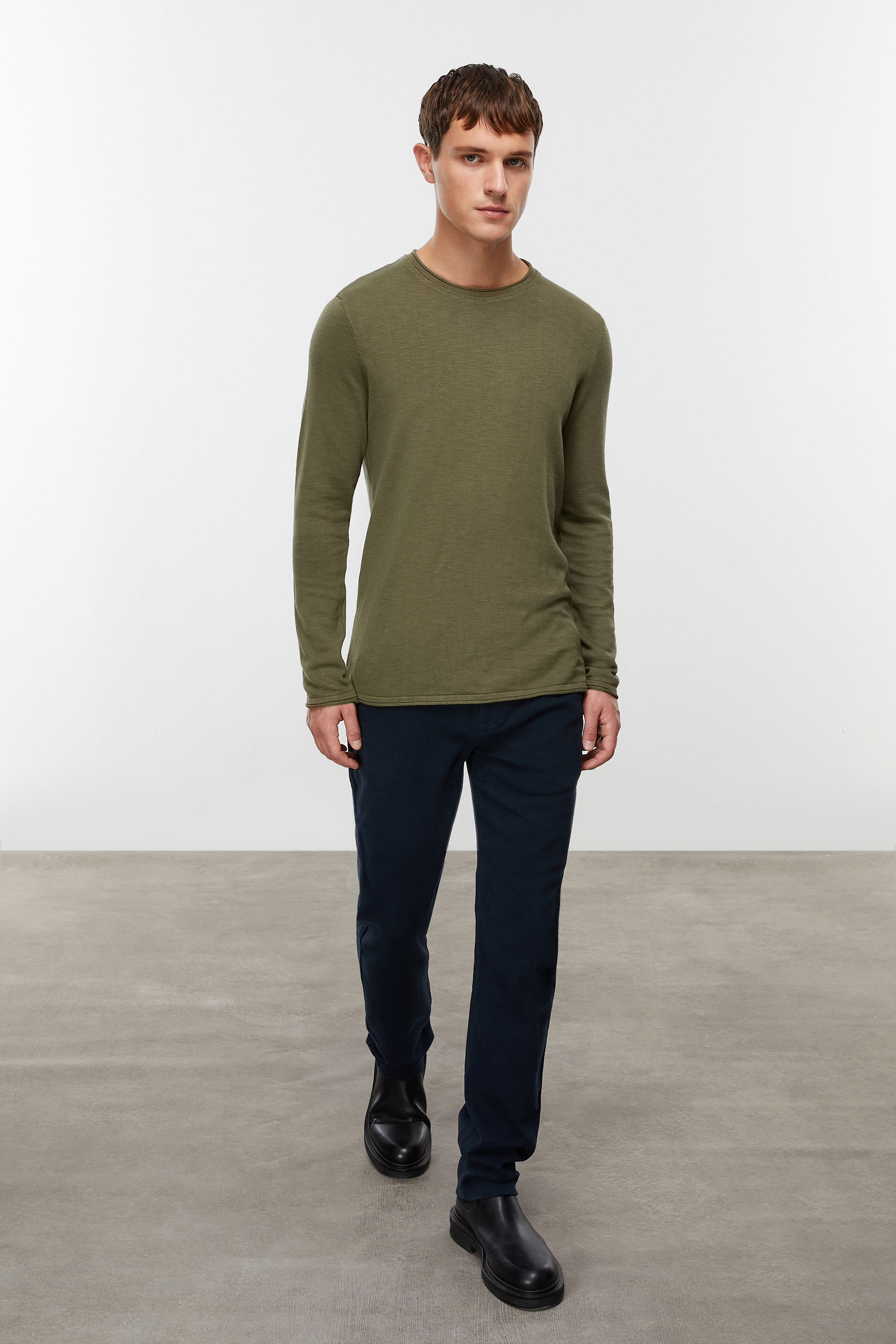 PAMUKLU BİSİKLET YAKA TRİKO KAZAK