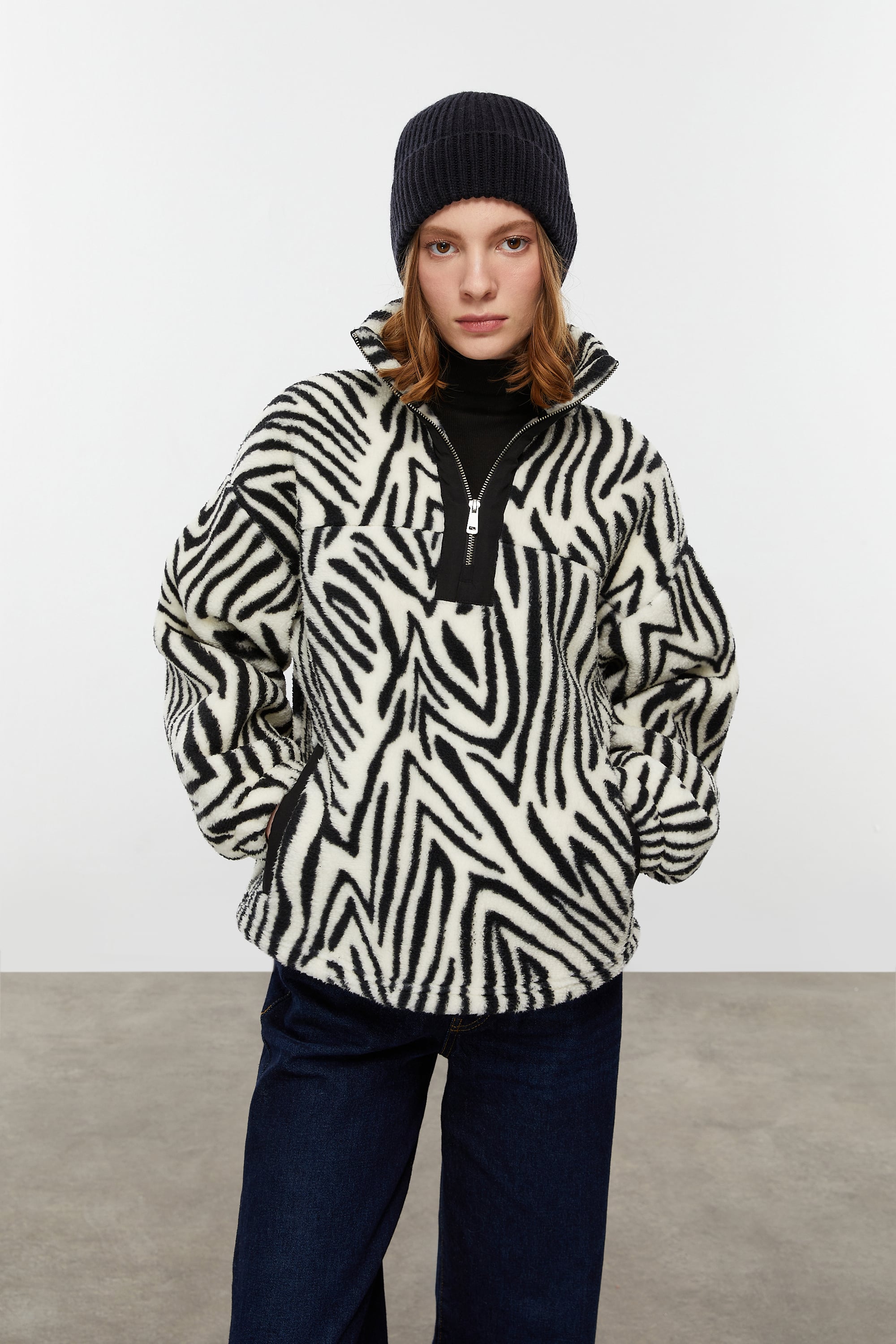 ZEBRA DESENLİ PELÜŞ SWEATSHIRT