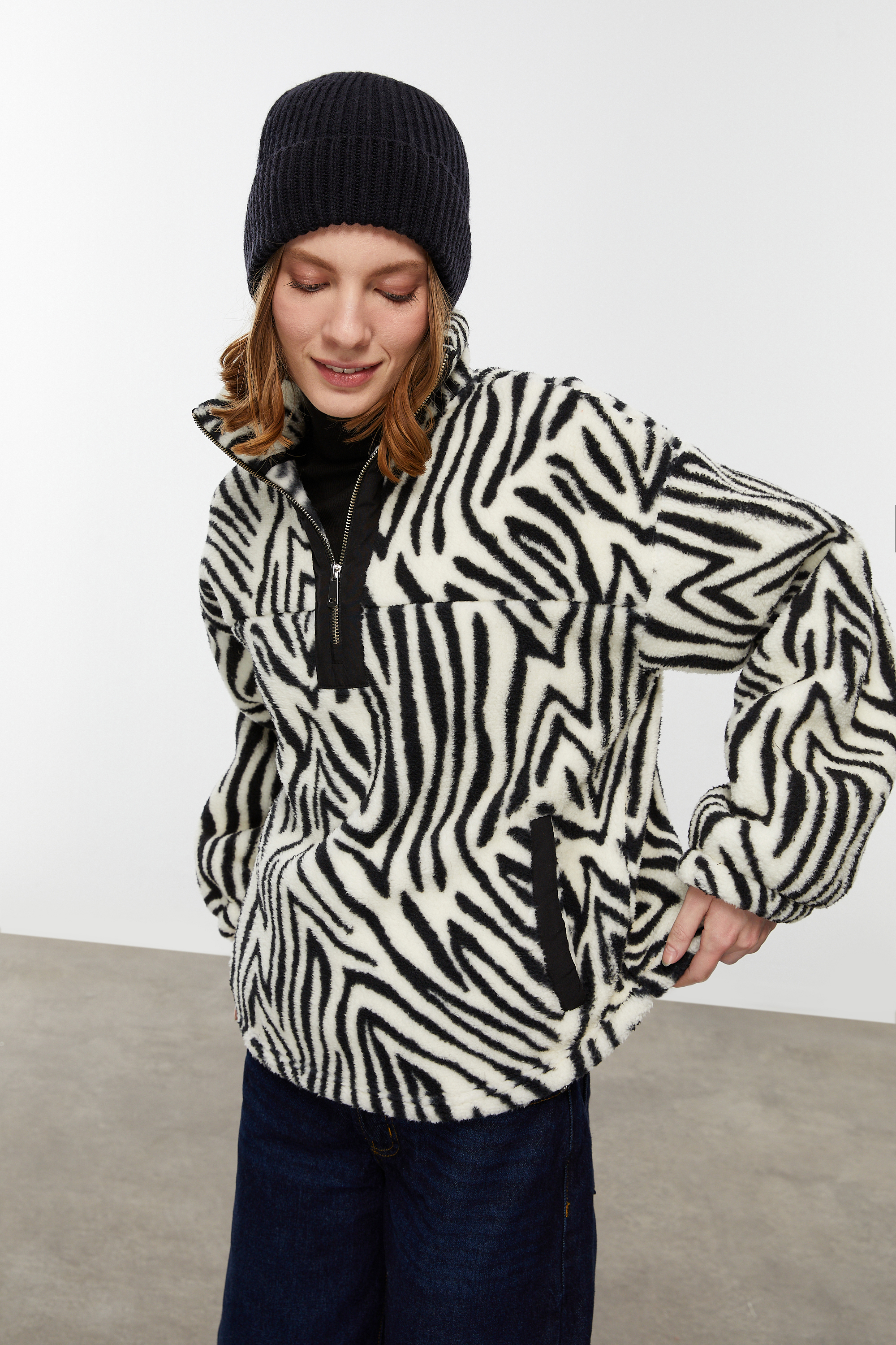 ZEBRA DESENLİ PELÜŞ SWEATSHIRT