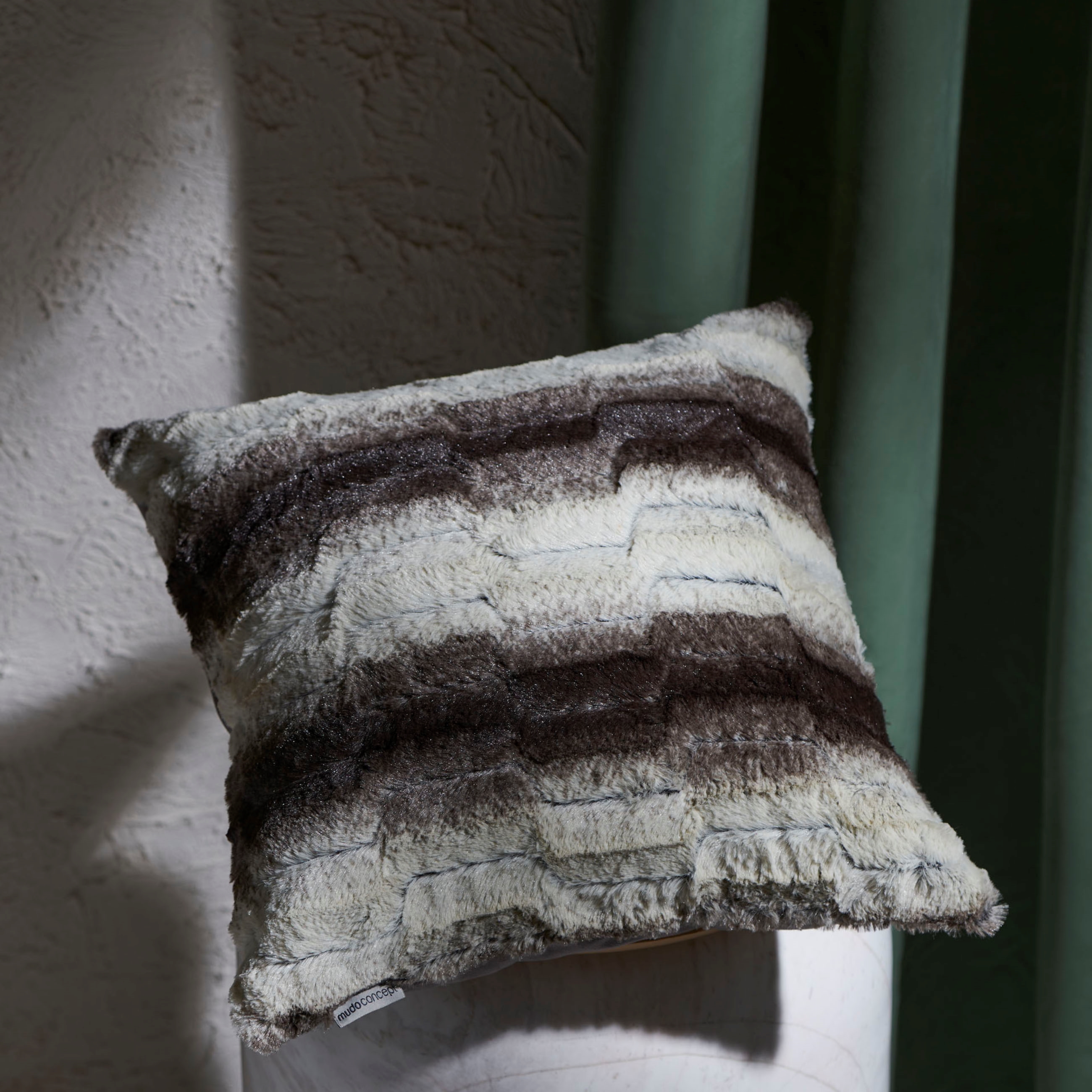 AURELIA KIRLENT GRİ SİYAH 45X45