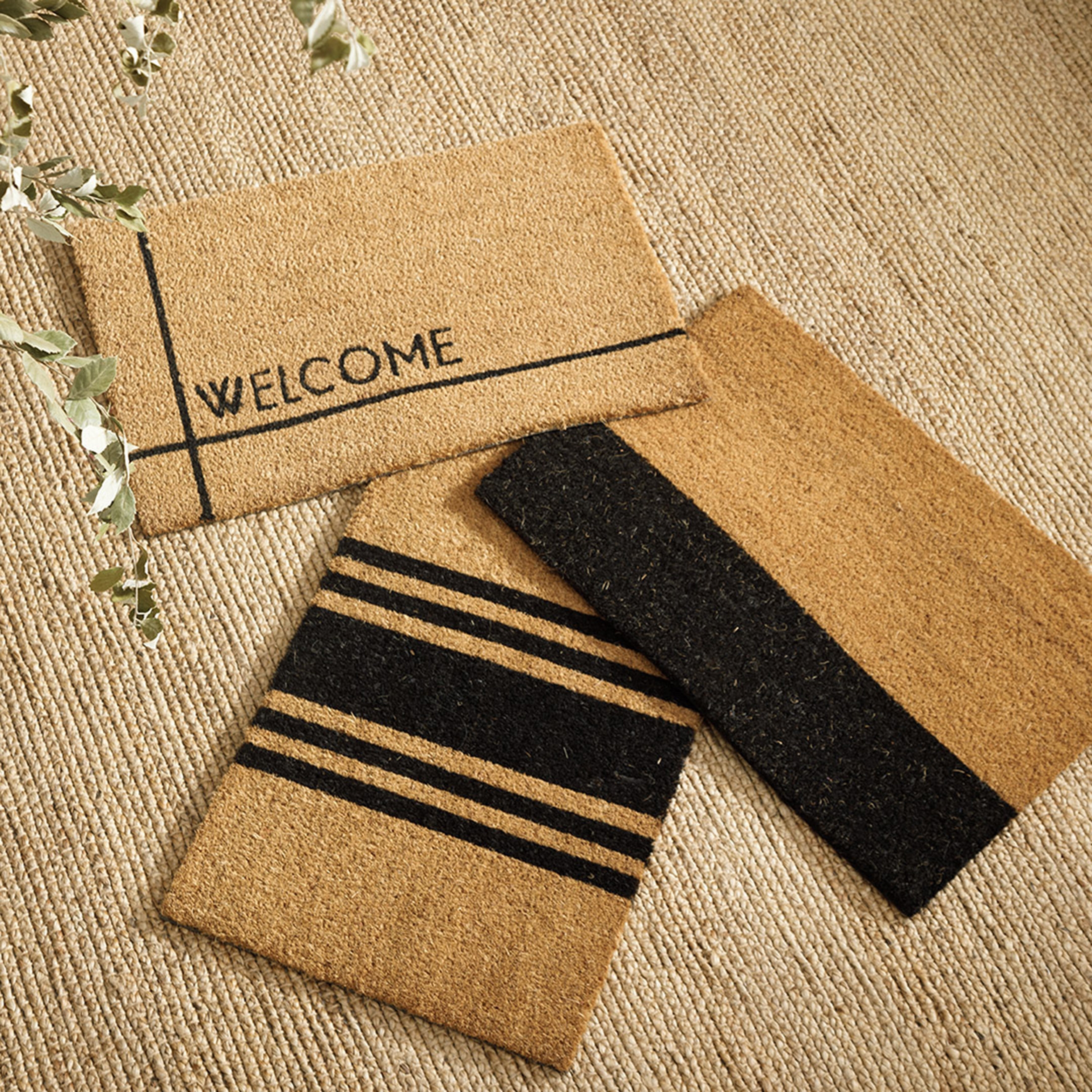 TRISHA BLACK STRIPE KAPI PASPASI 40X60