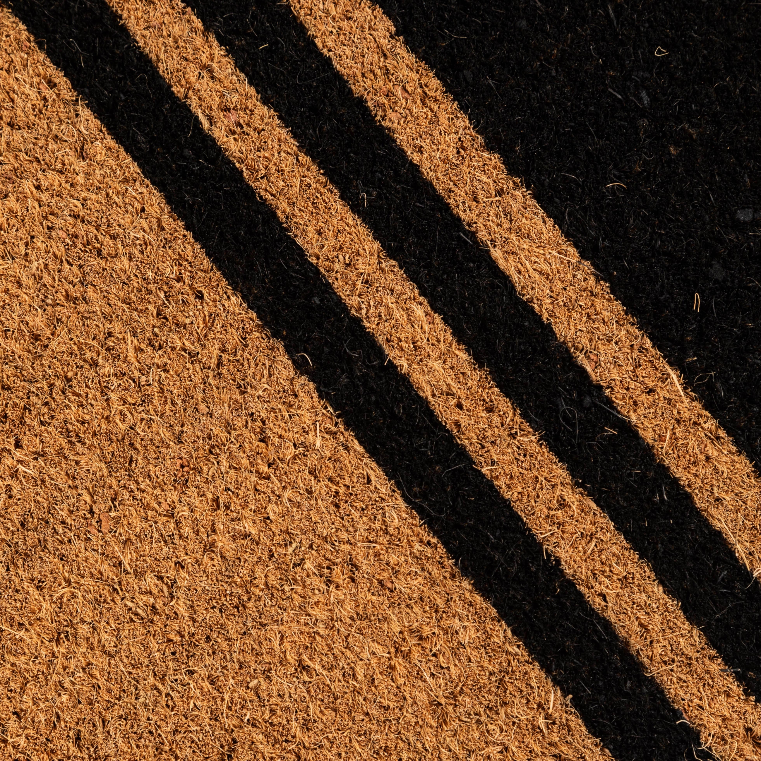 TRISHA BLACK STRIPE KAPI PASPASI 40X60