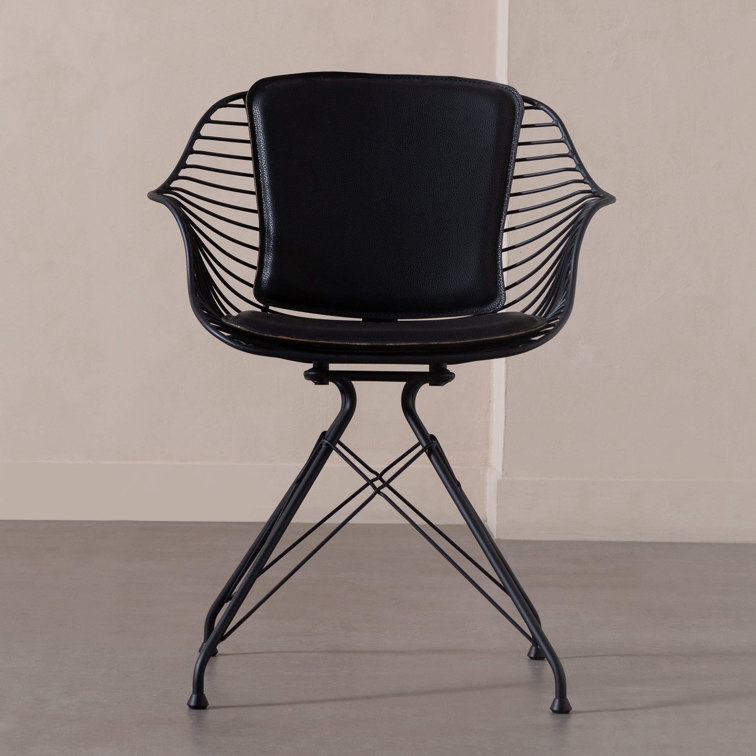 FRANCESCO KOLÇAKLI METAL SANDALYE SİYAH