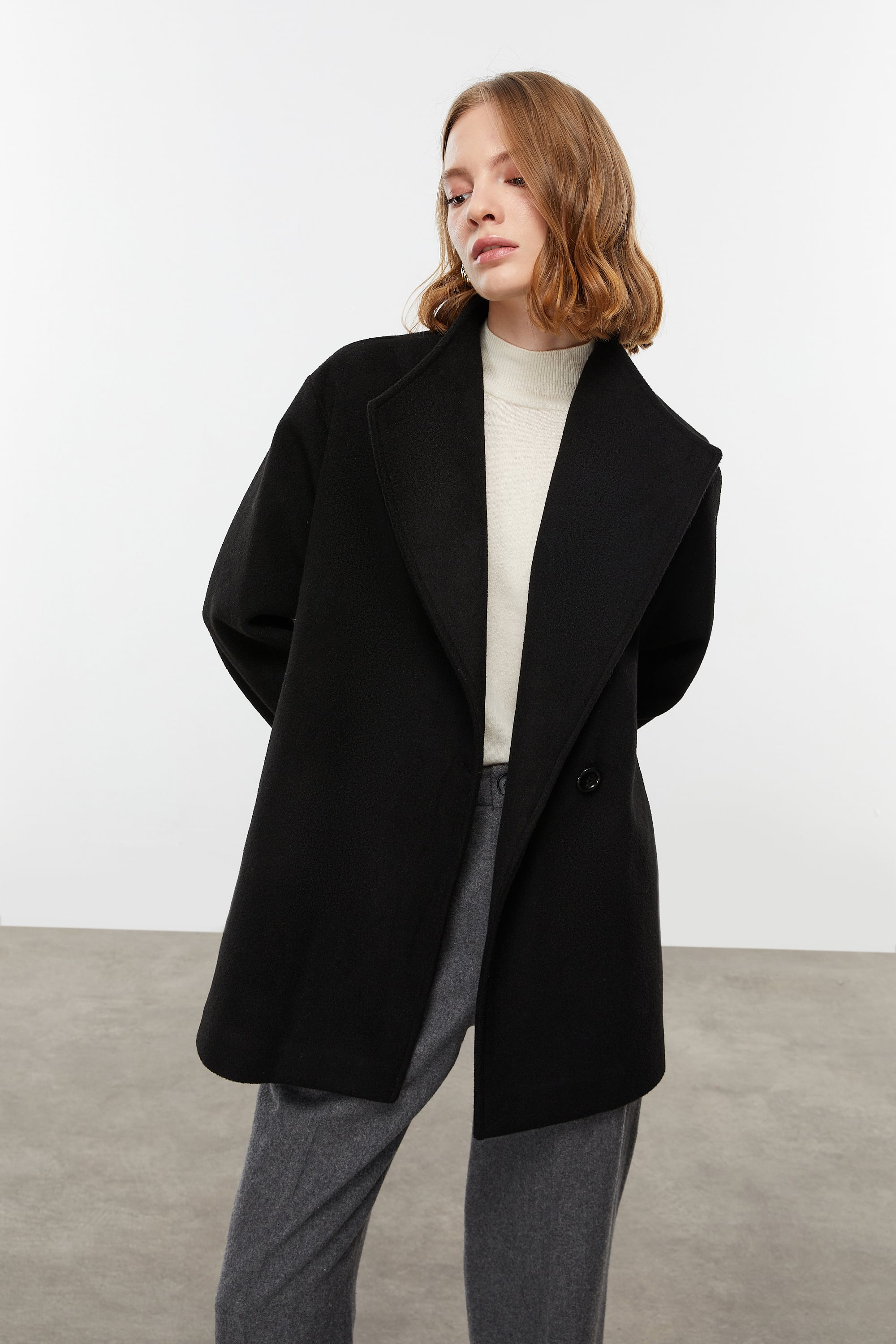 DİK YAKA KAŞE KABAN