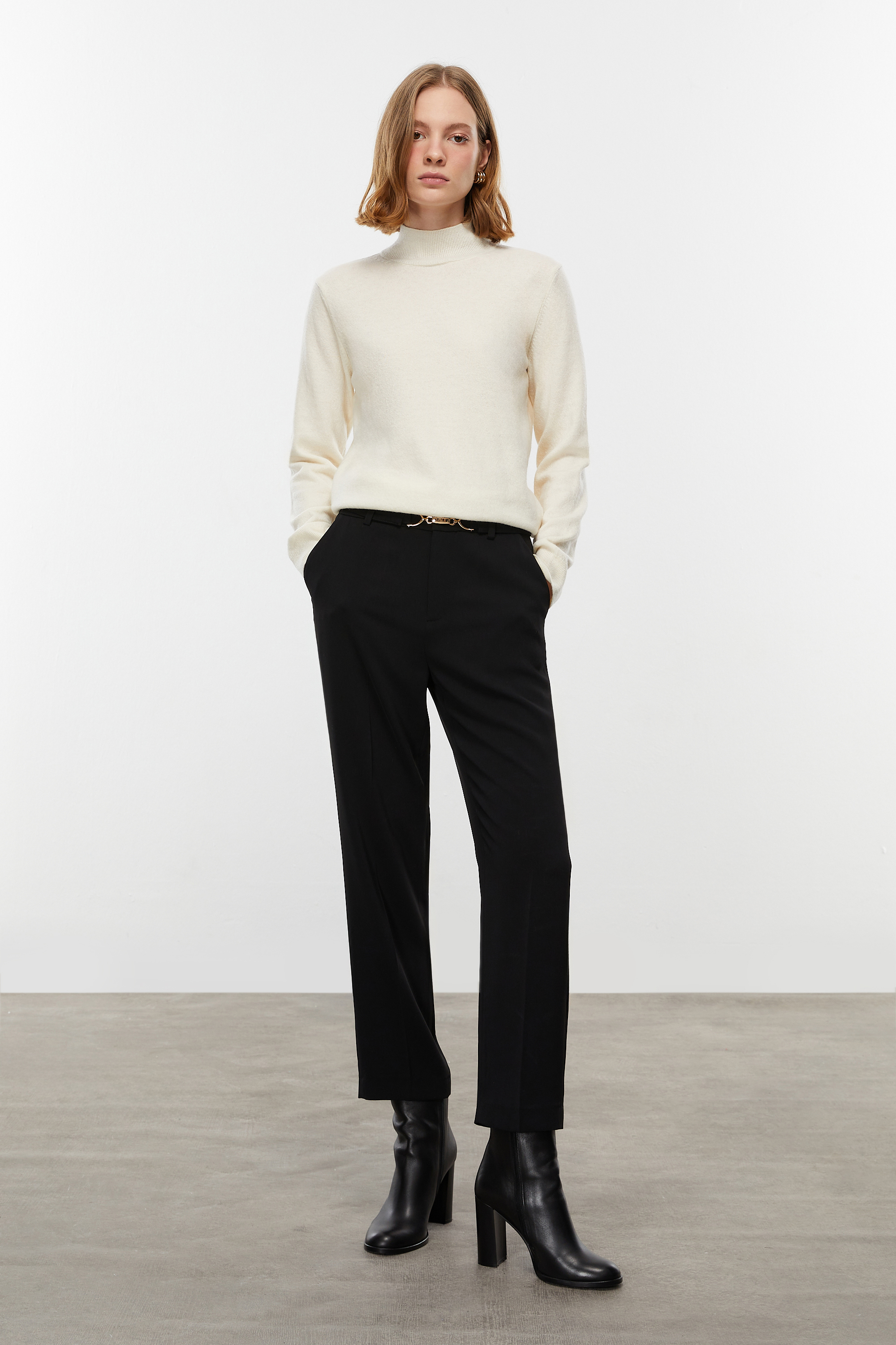 KEMER DETAYLI STRAIGHT FIT PANTOLON