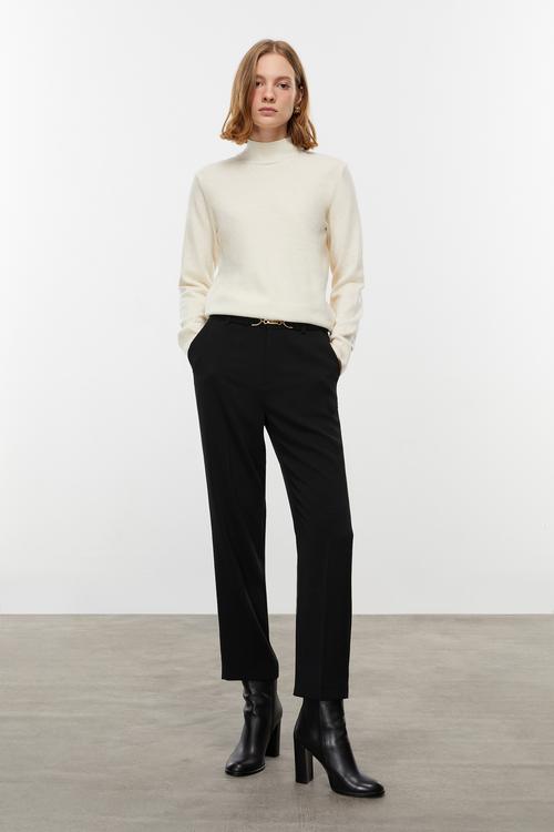  KEMER DETAYLI STRAIGHT FIT PANTOLON