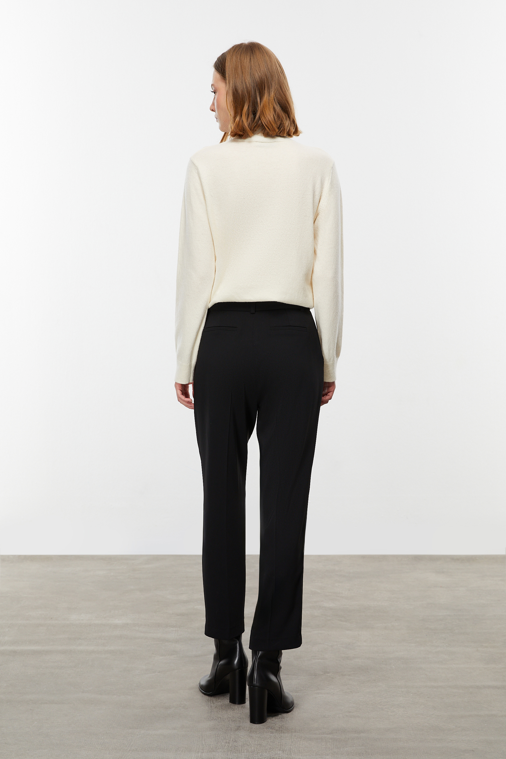 KEMER DETAYLI STRAIGHT FIT PANTOLON