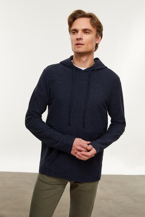  DOKULU KAPÜŞONLU SWEATSHIRT