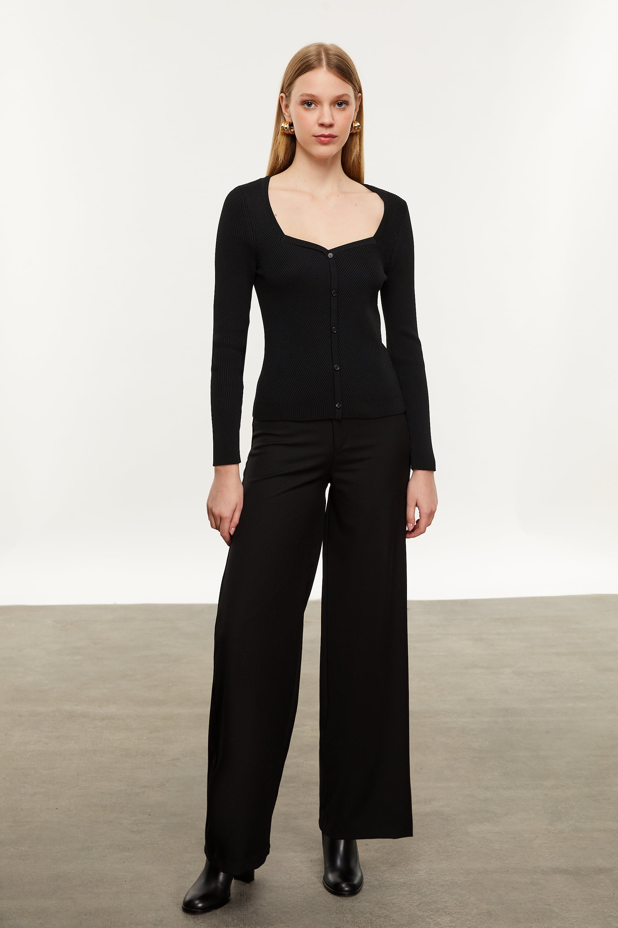 AÇIK YAKA TRİKO HIRKA