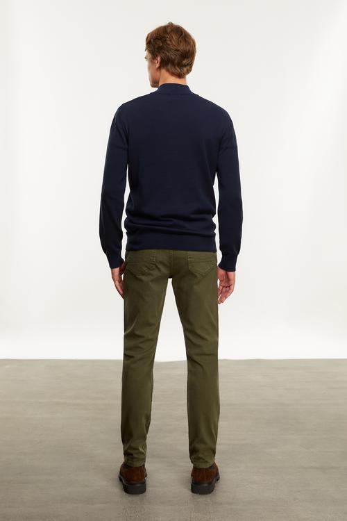  DİK YAKA YARIM FERMUARLI KAZAK