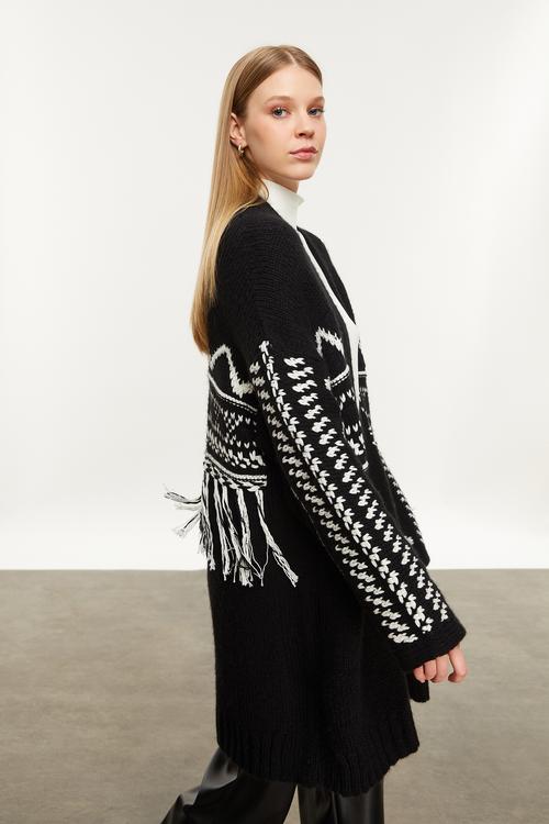  JAKARLI UZUN TRİKO CEKET