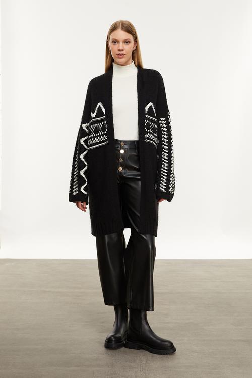  JAKARLI UZUN TRİKO CEKET