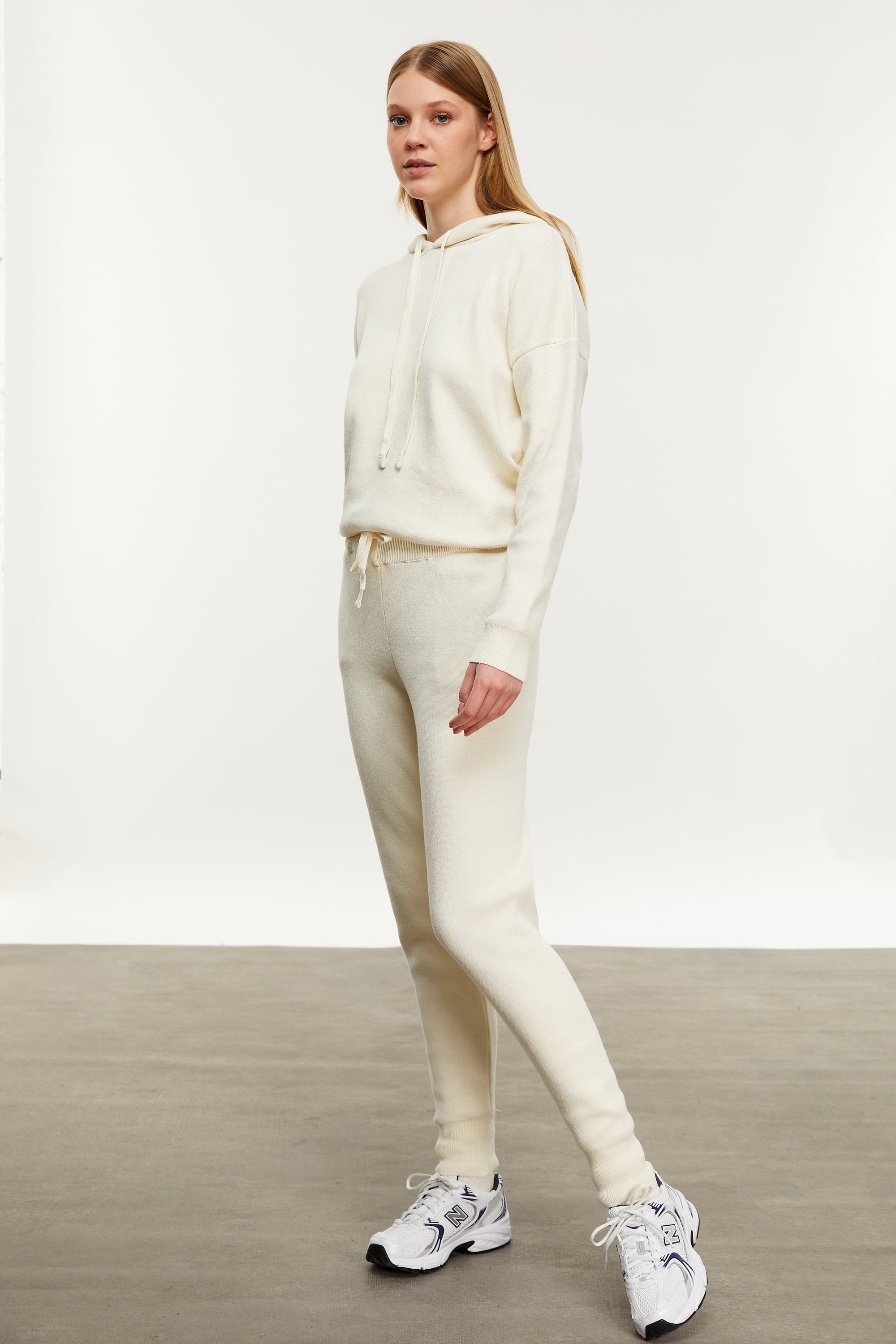 HAVUÇ KESİM TRİKO PANTOLON