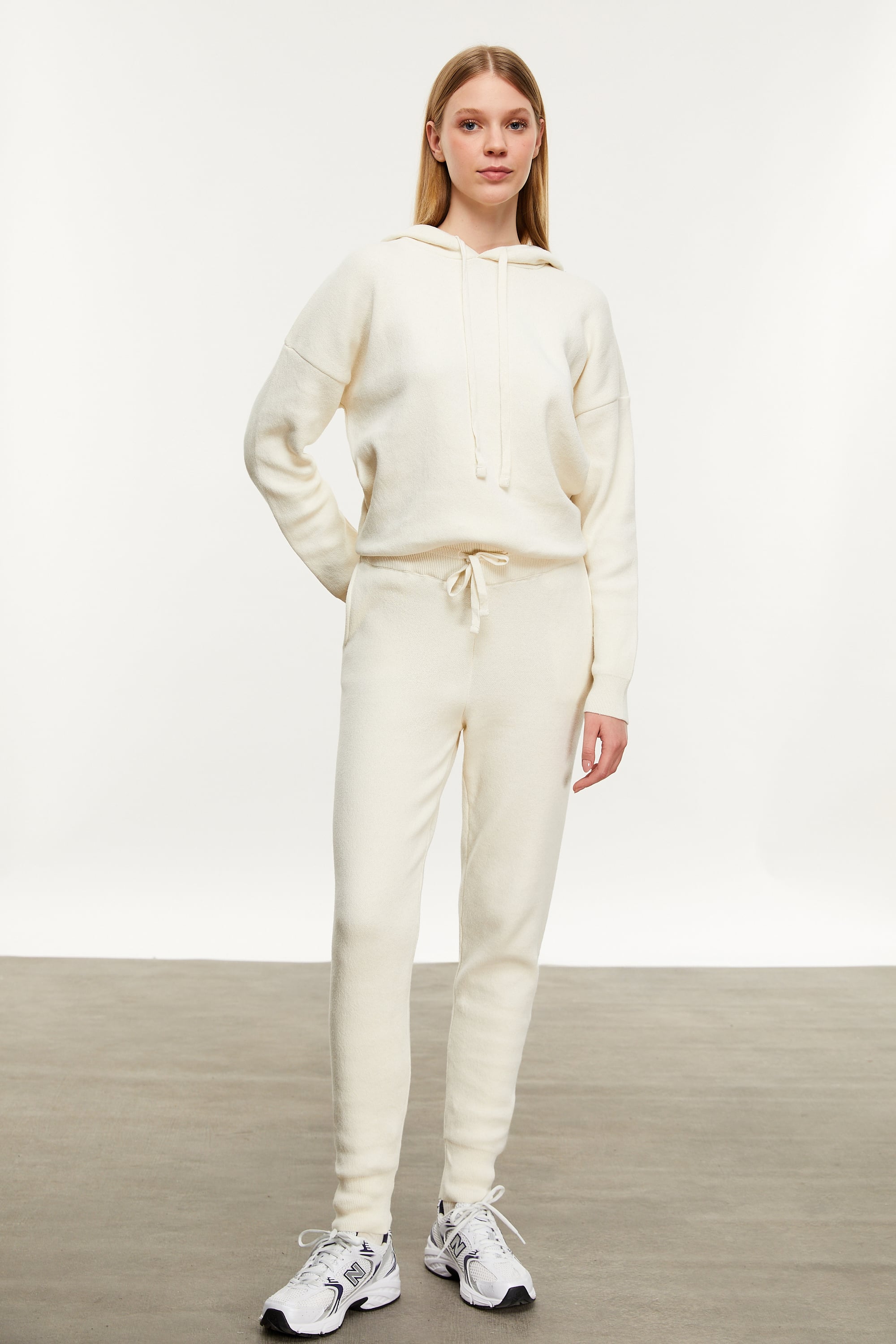 HAVUÇ KESİM TRİKO PANTOLON